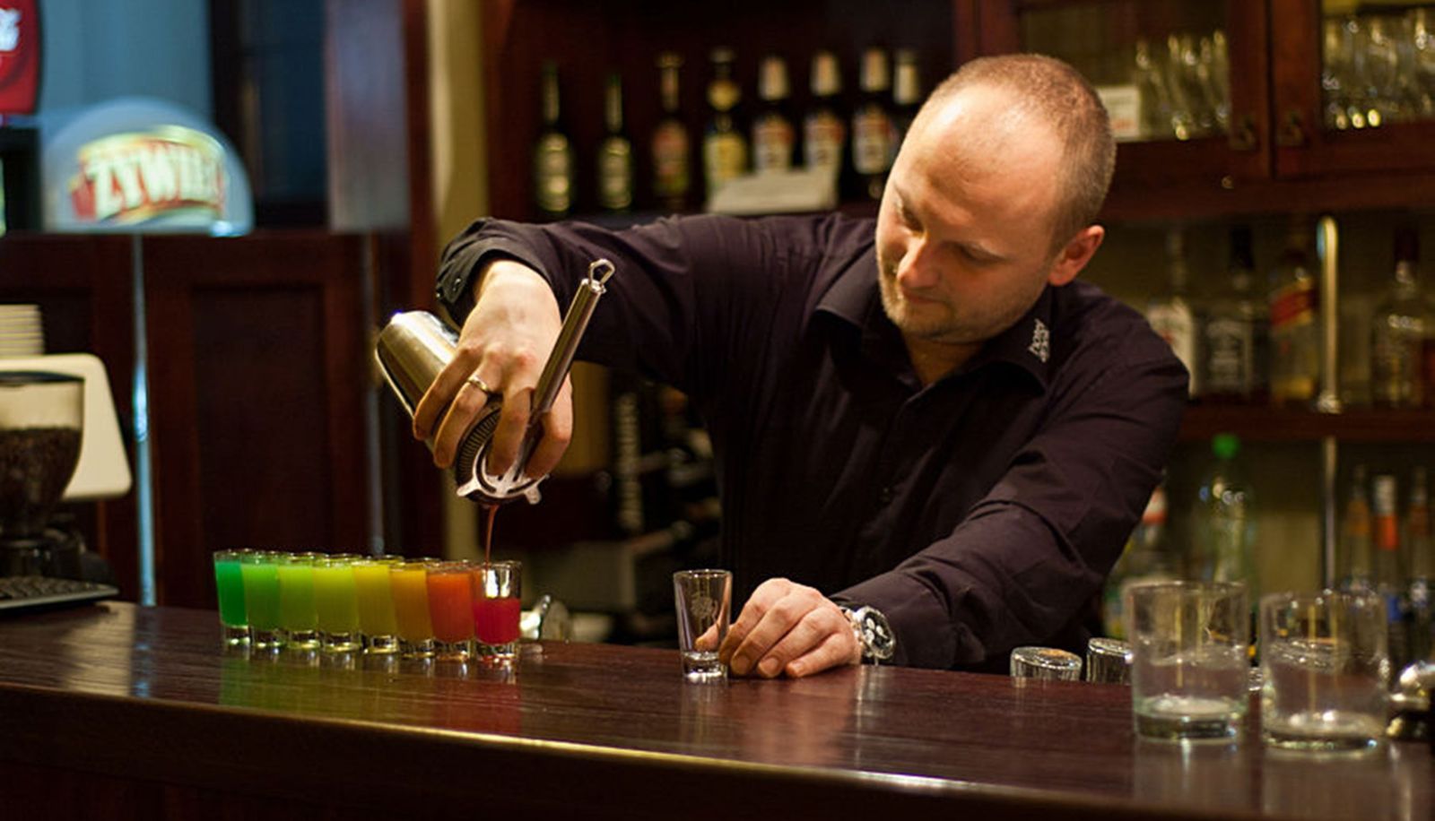 Bar - Anek