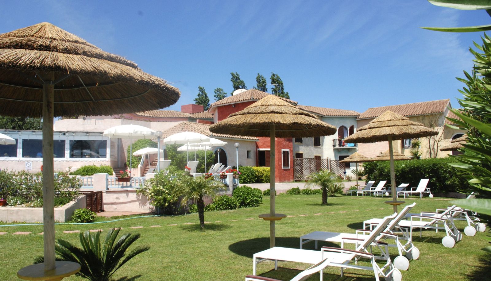 Garden - Stefania Boutique Hotel by the Beach