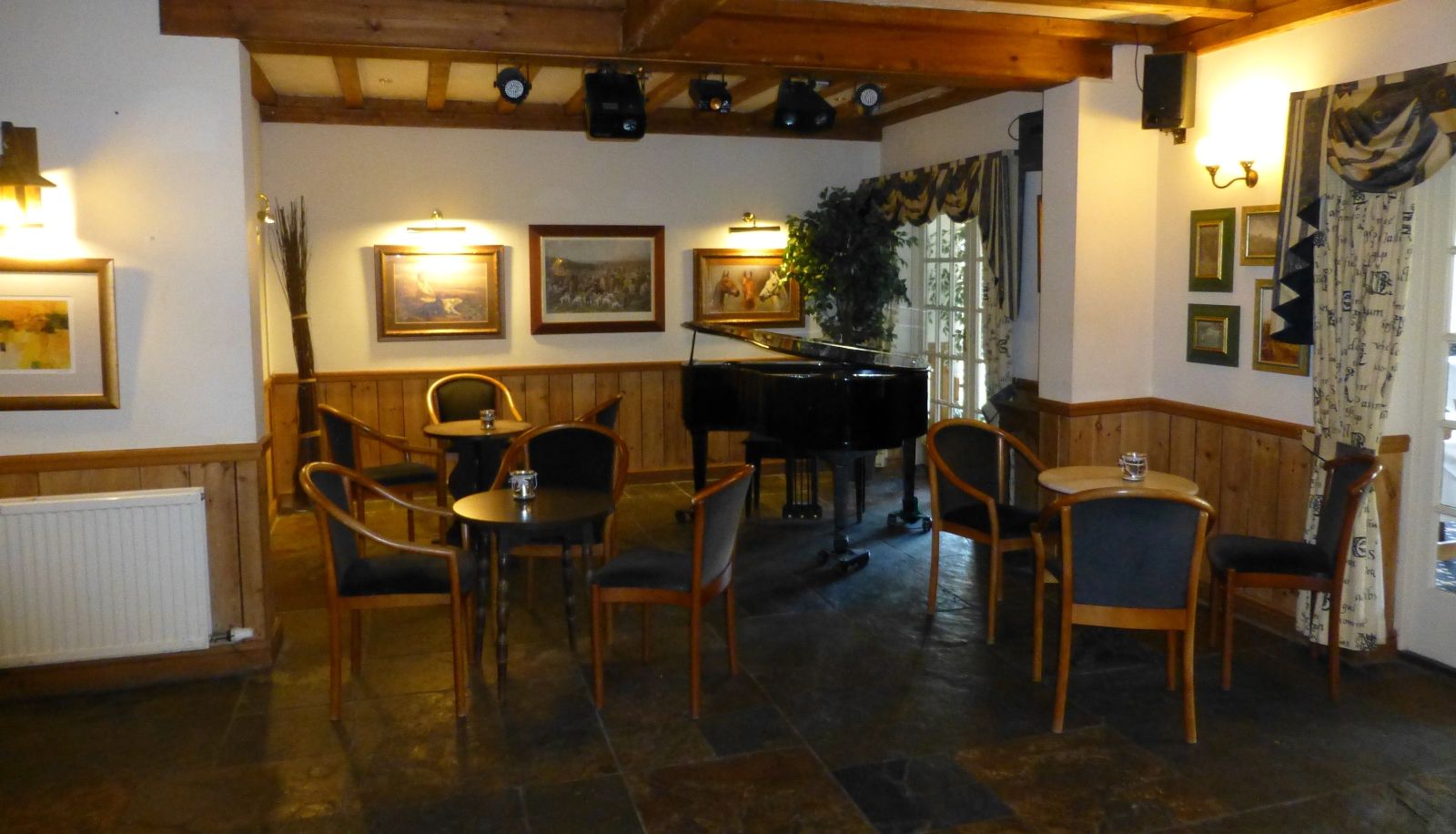 Wnętrze hotelu - Lyncombe Lodge Hotel
