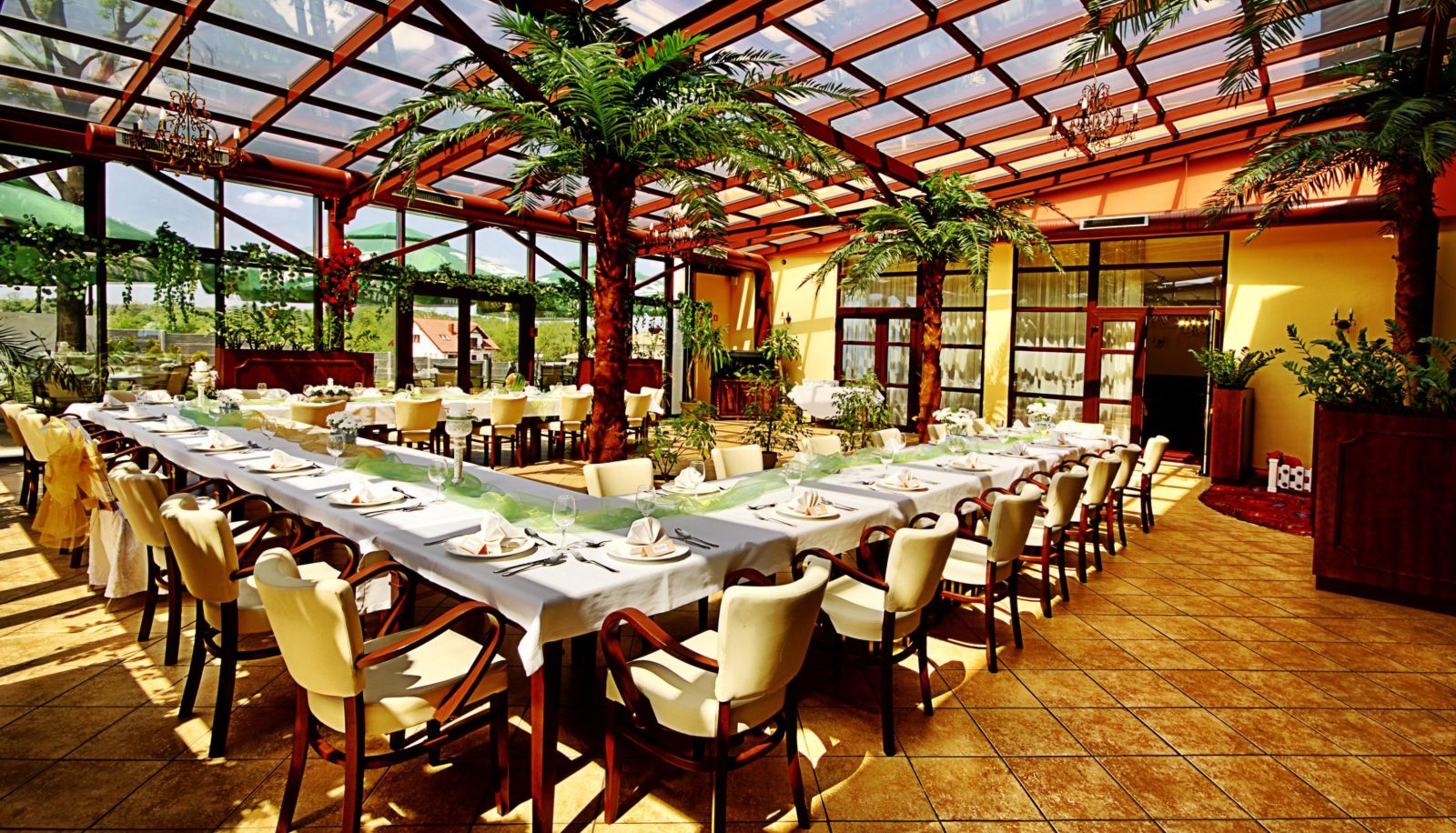 Restaurant - Grand Royal Hotel