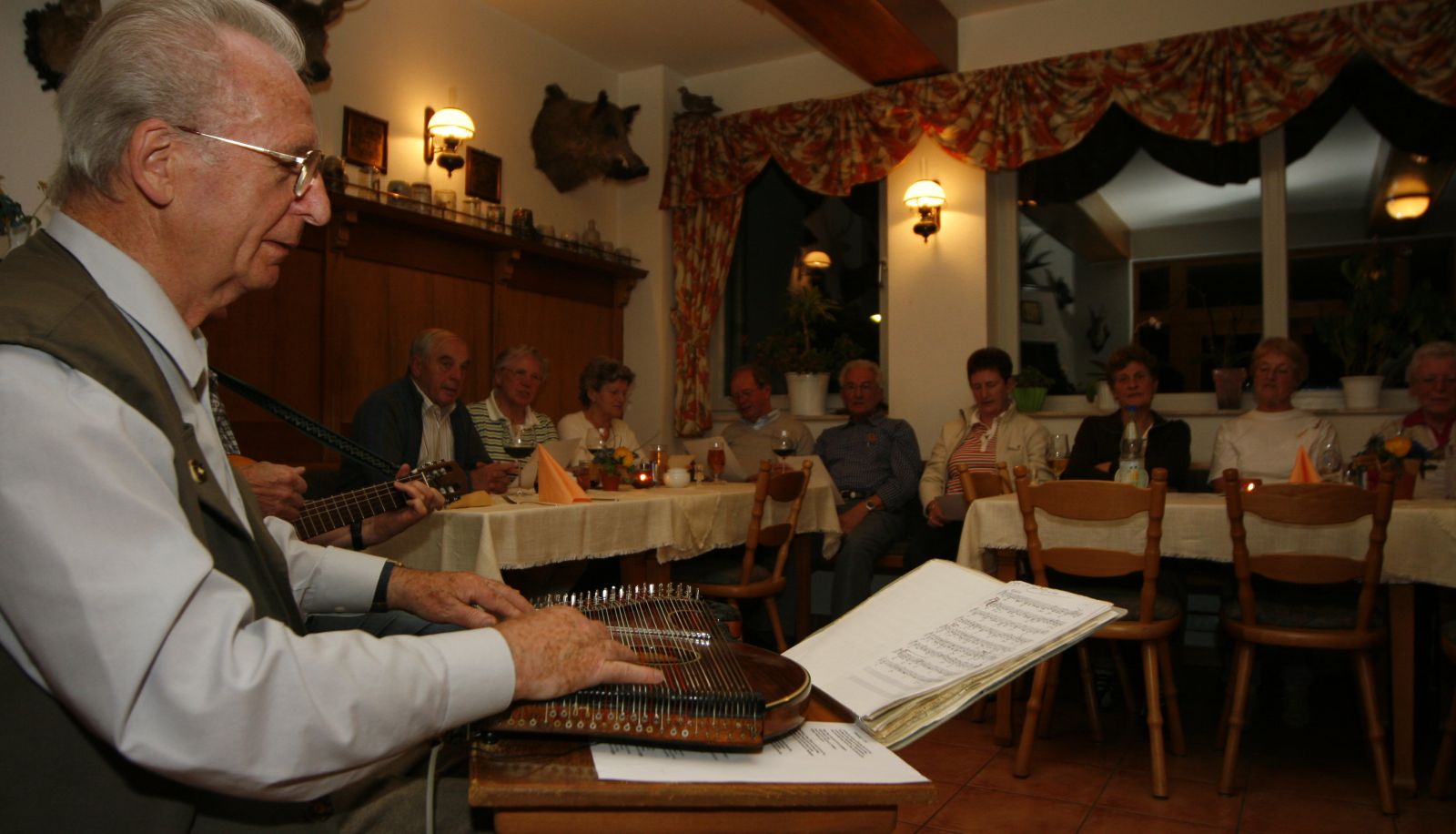 Restaurant 2 - Haus Oberland