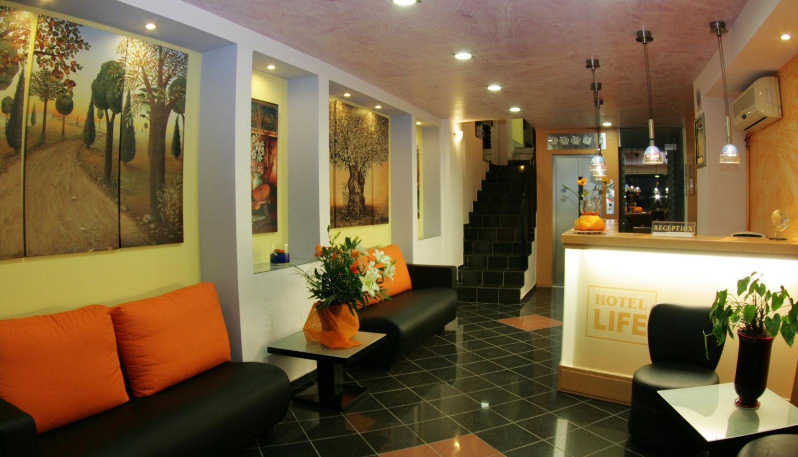 Hall - Life Boutique
