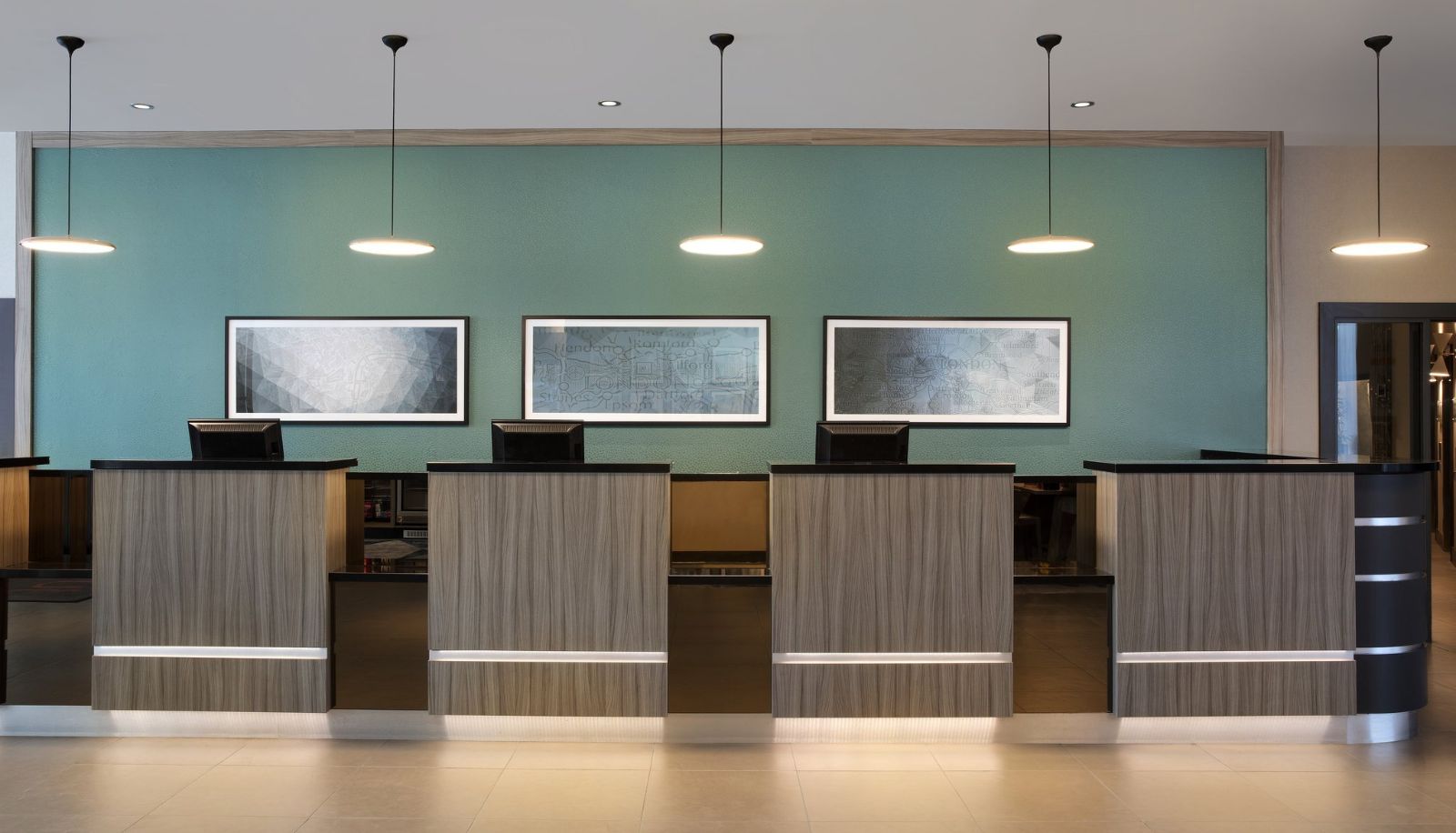 Hall - Leonardo Hotel London Watford