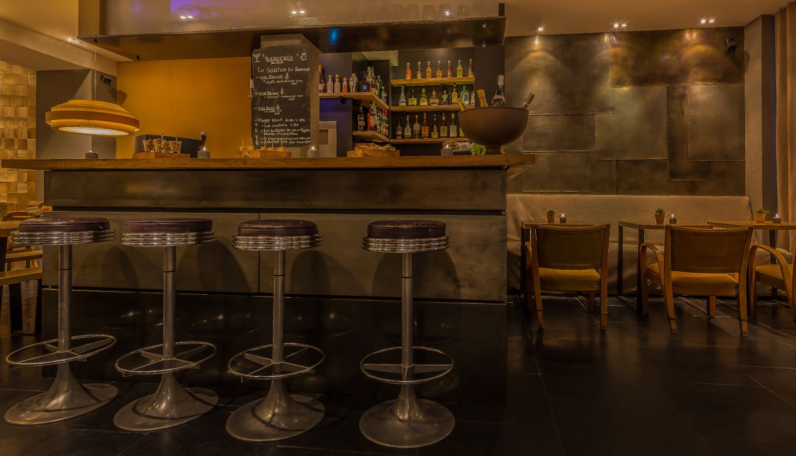 Bar - Hidden