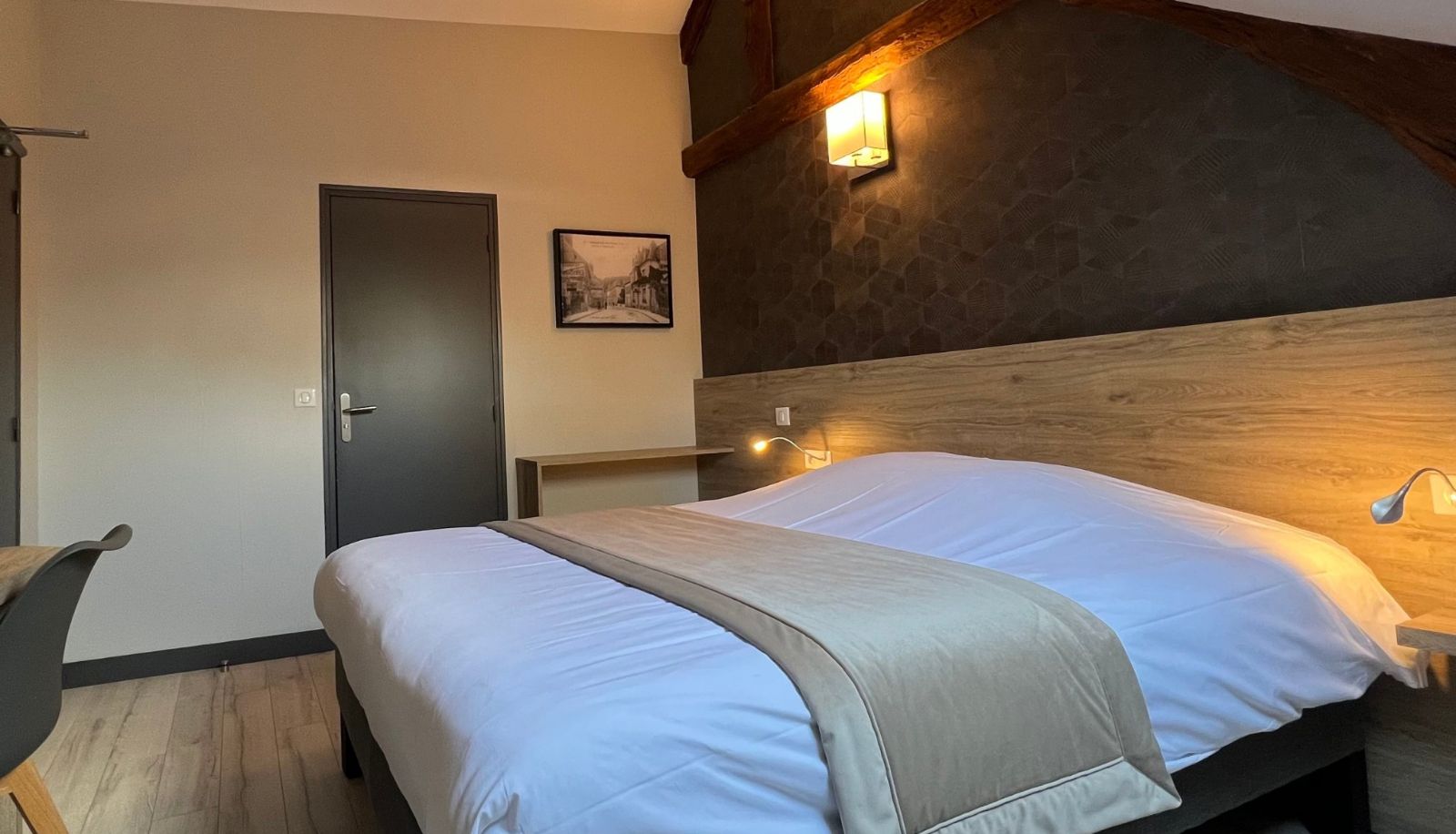 Camera superior (doppia) - Logis Hôtel Saint Nicolas