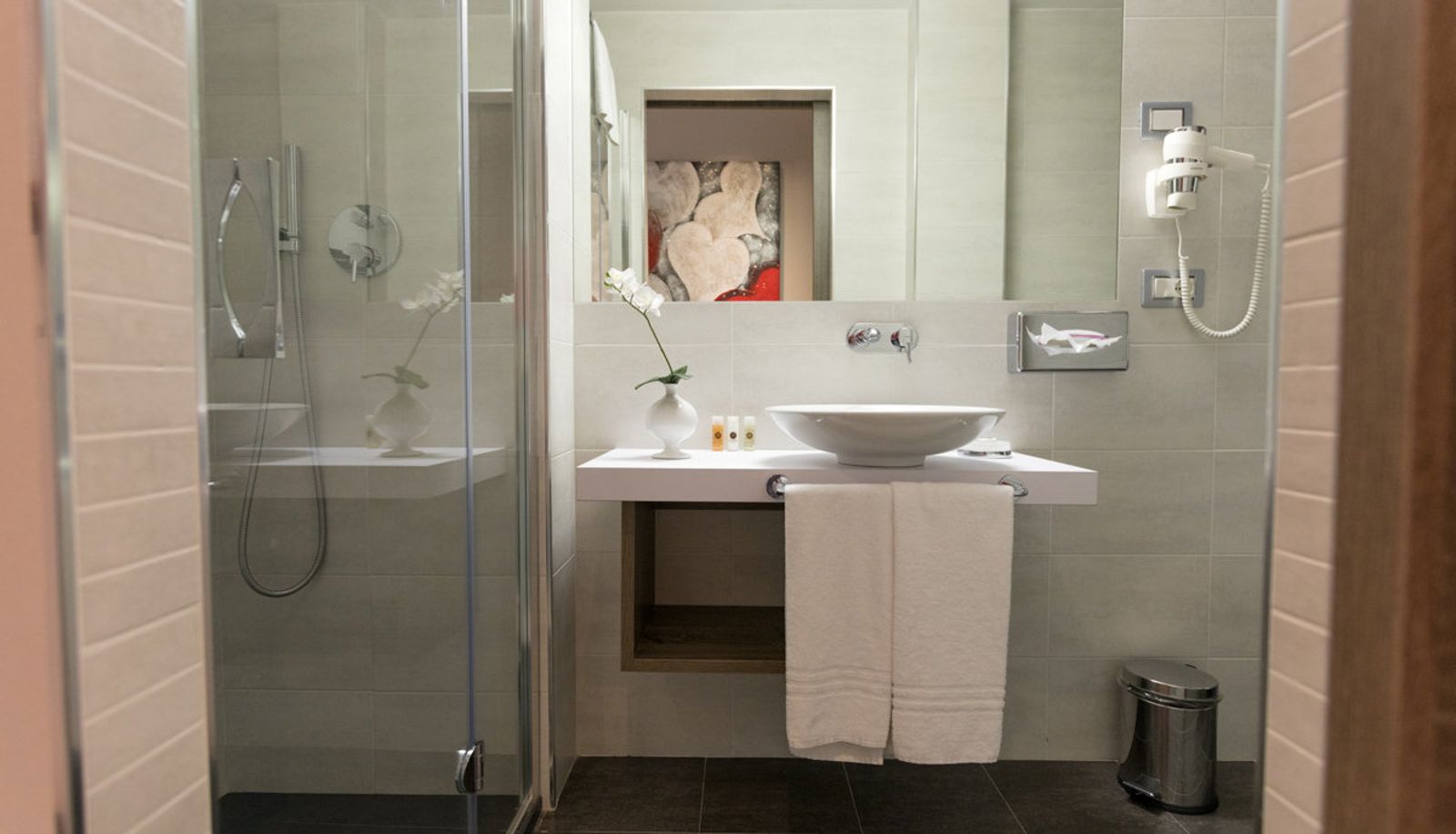 Bathroom - HOTEL MENTANA