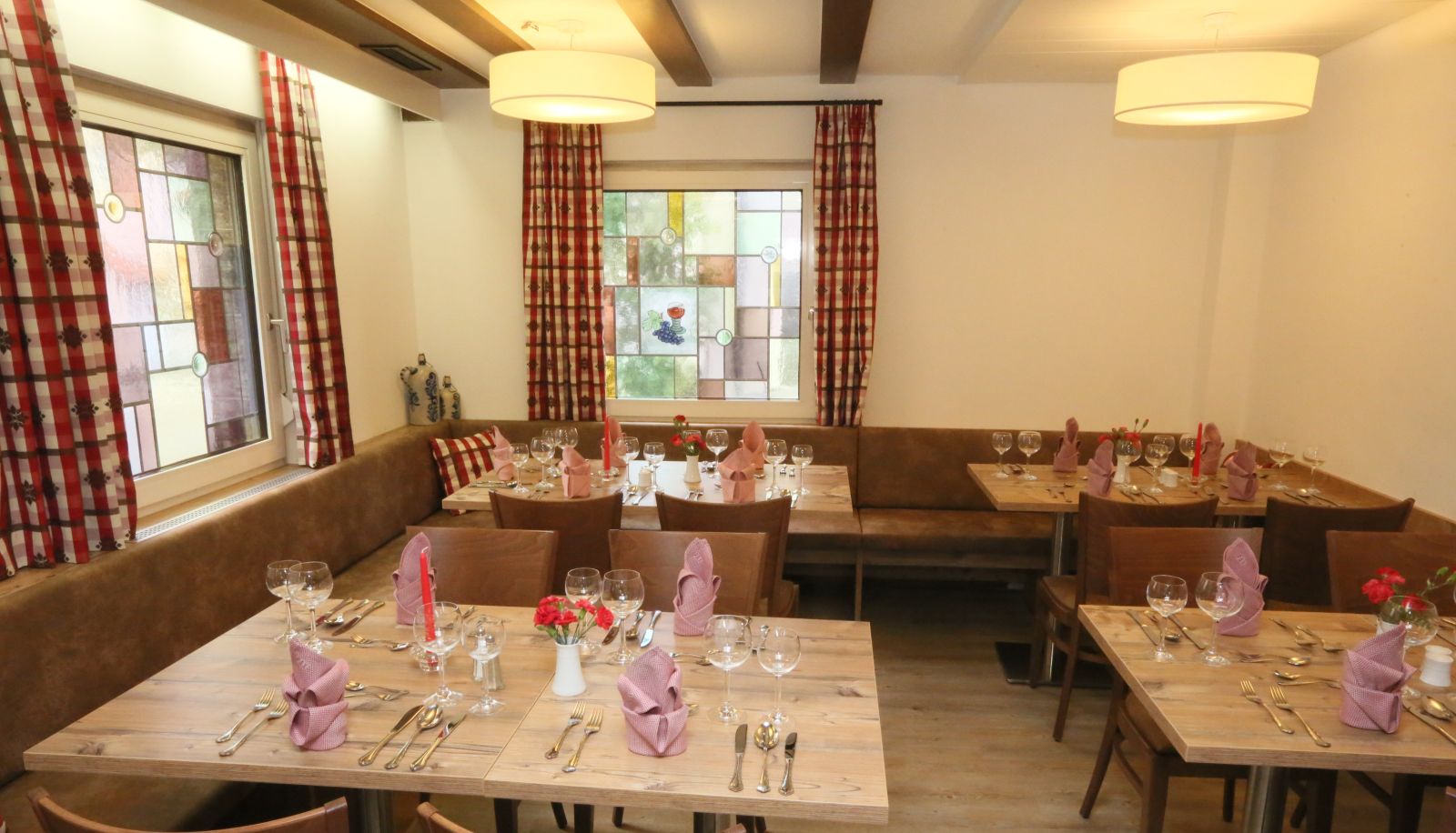Frühstücksraum innerhalb des Restaurants - Traube Gasthof