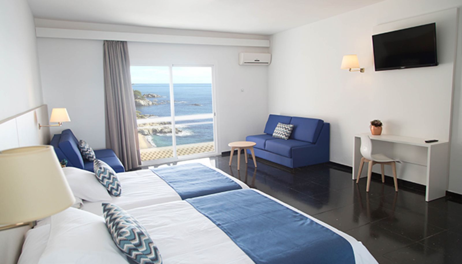 Camera per famiglia - H TOP Caleta Palace
