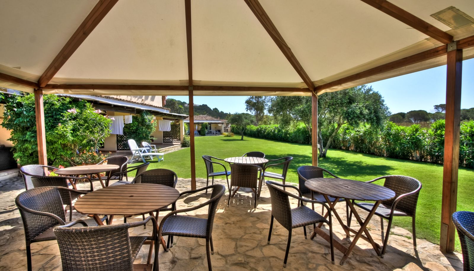 Garden - Porto Giunco Residence