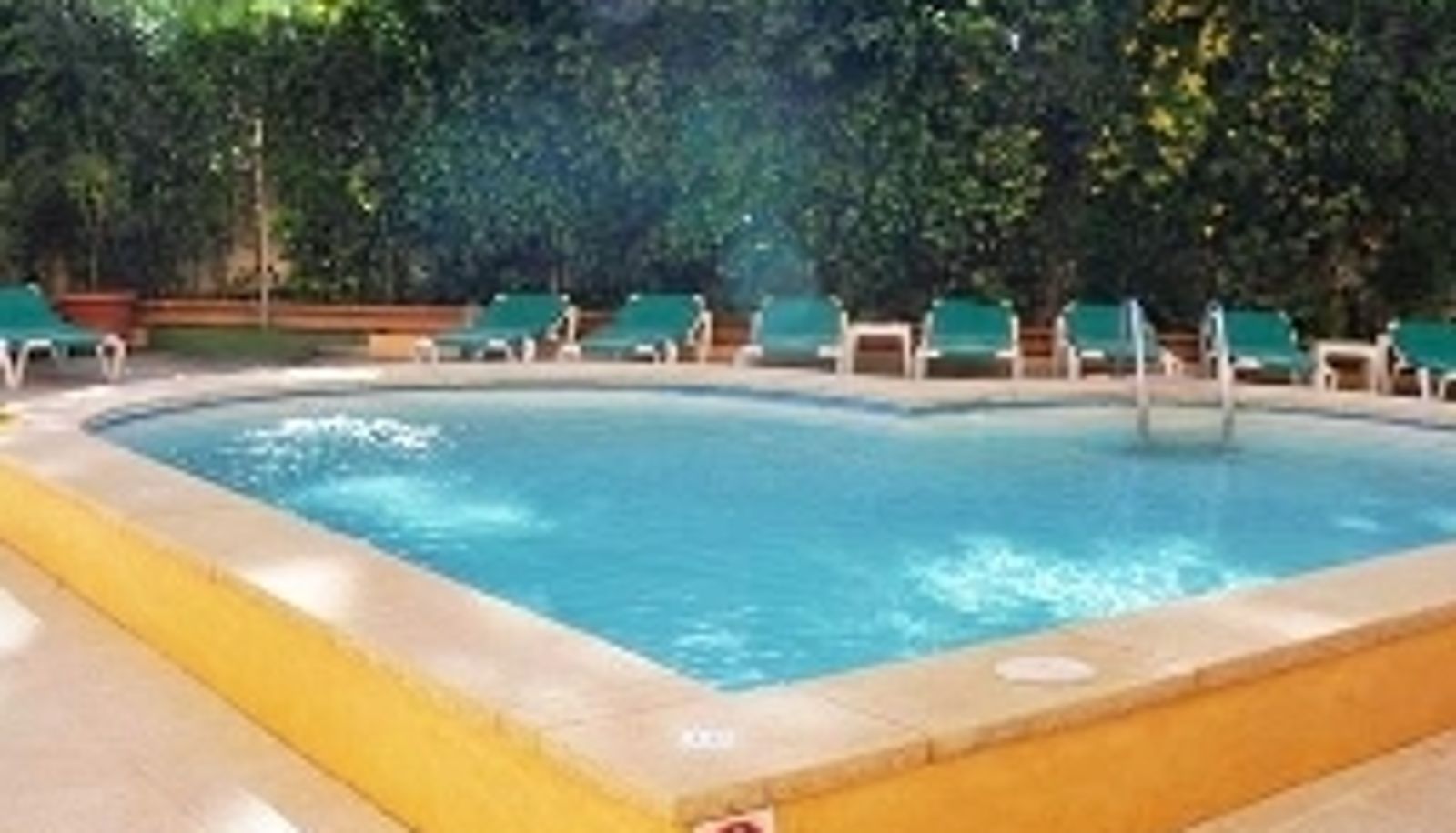 Pool - Montenova Apartamentos