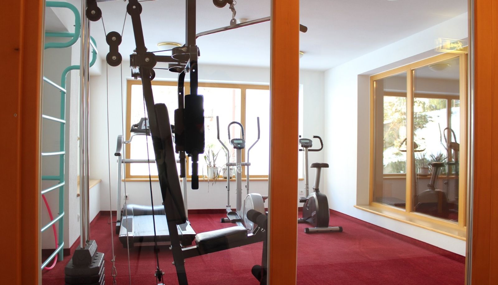 Wellness- und Fitnessbereich - Alpenpanorama Cafe Konditorei
