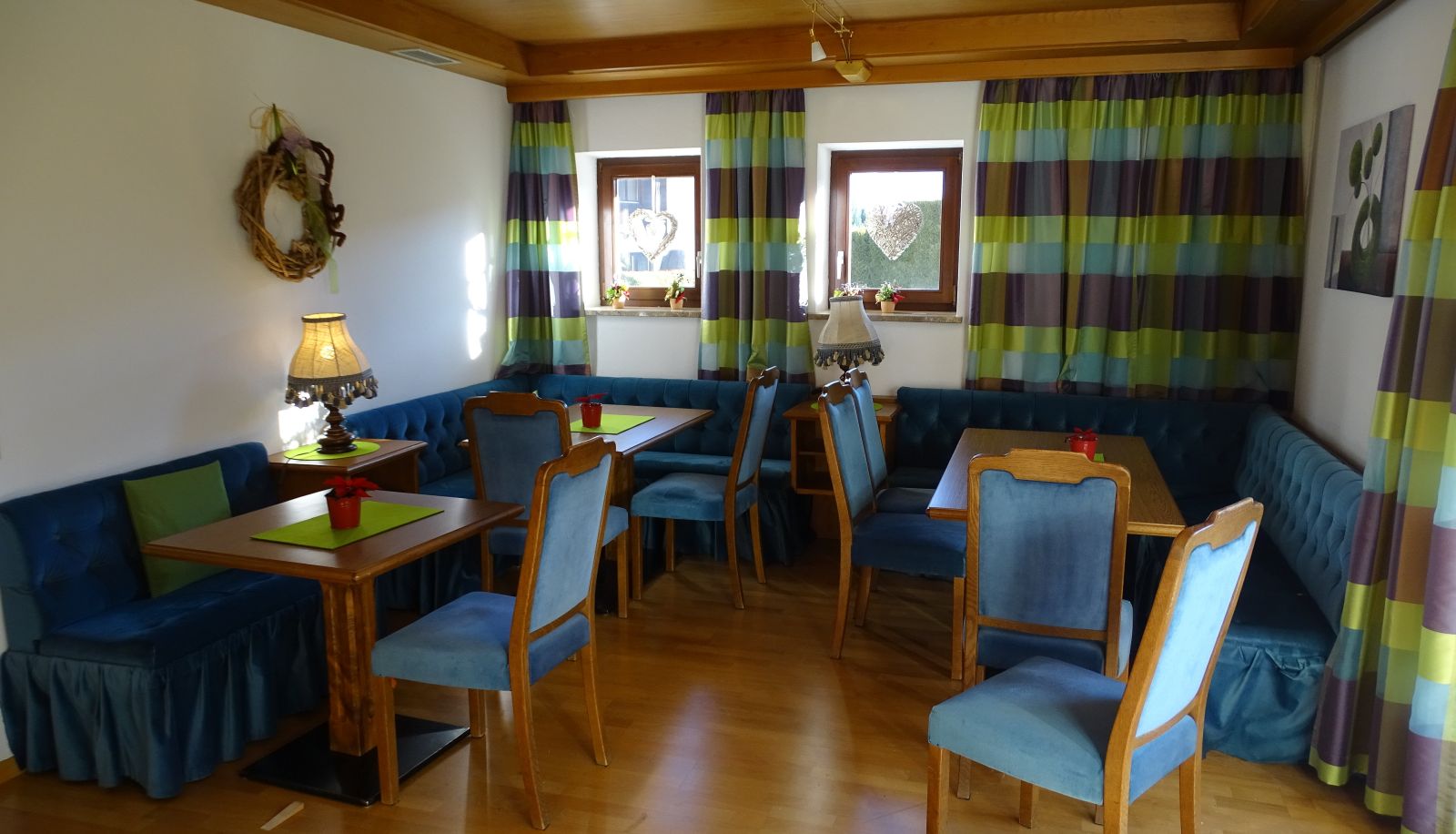 Salle de petit-déjeuner - Christina Pension