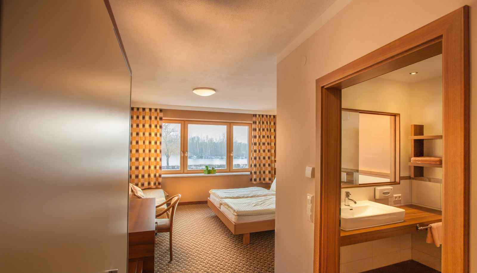 Zimmer mit Seeblick - Wirtshaus Gruber Weitenegg