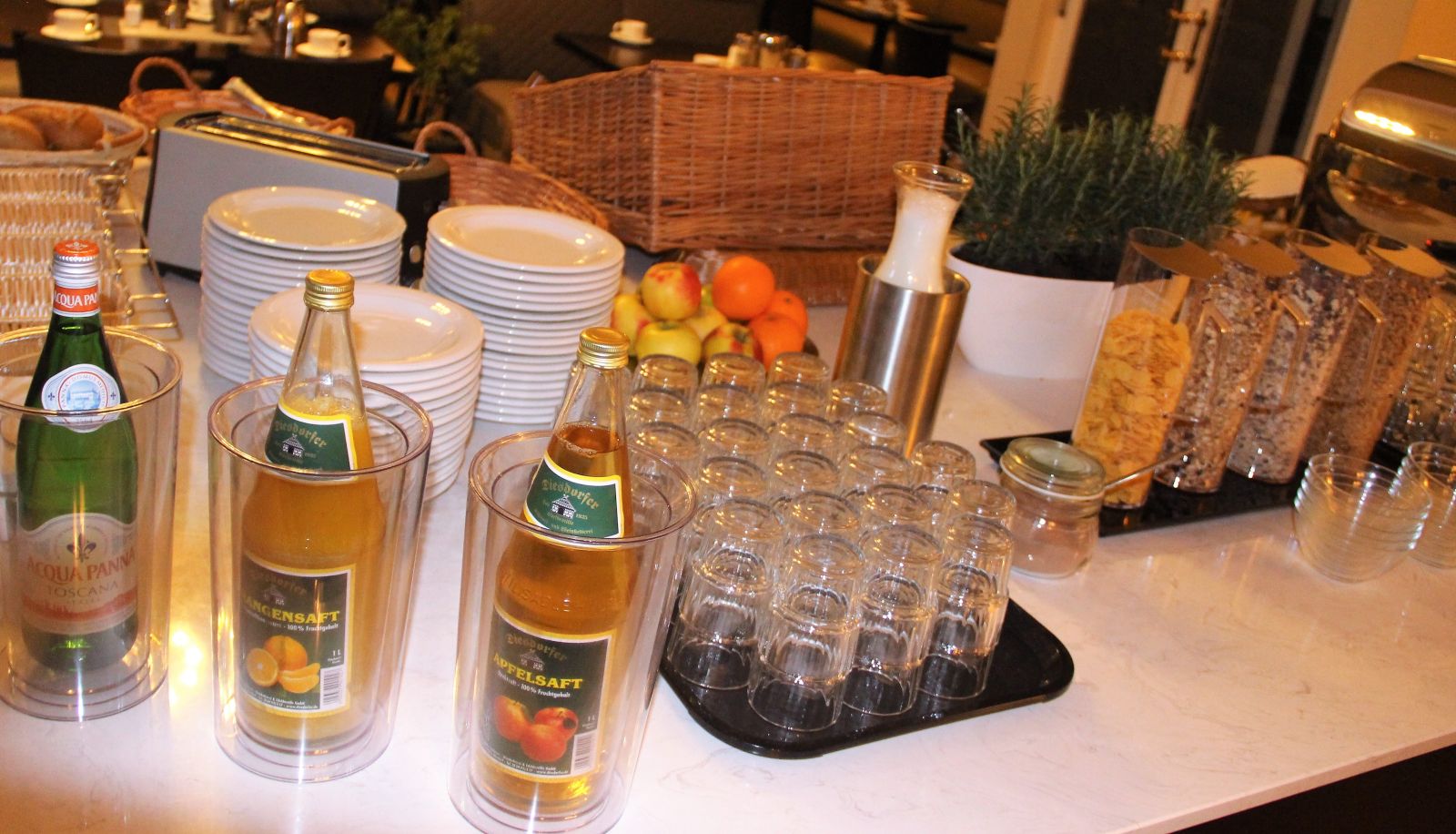 Buffet - Check Inn