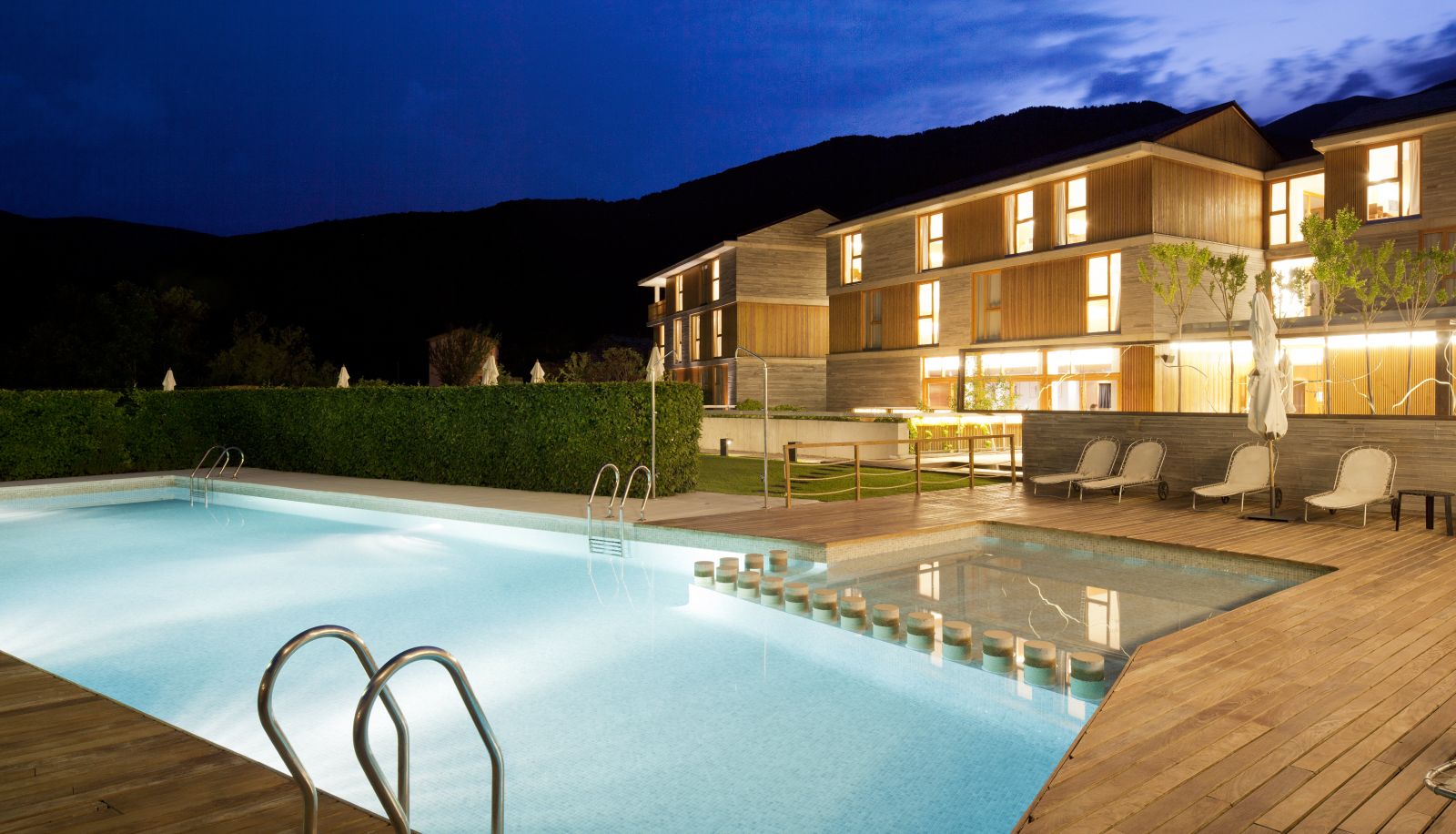 Zona exterior del hotel - Tierra de Biescas