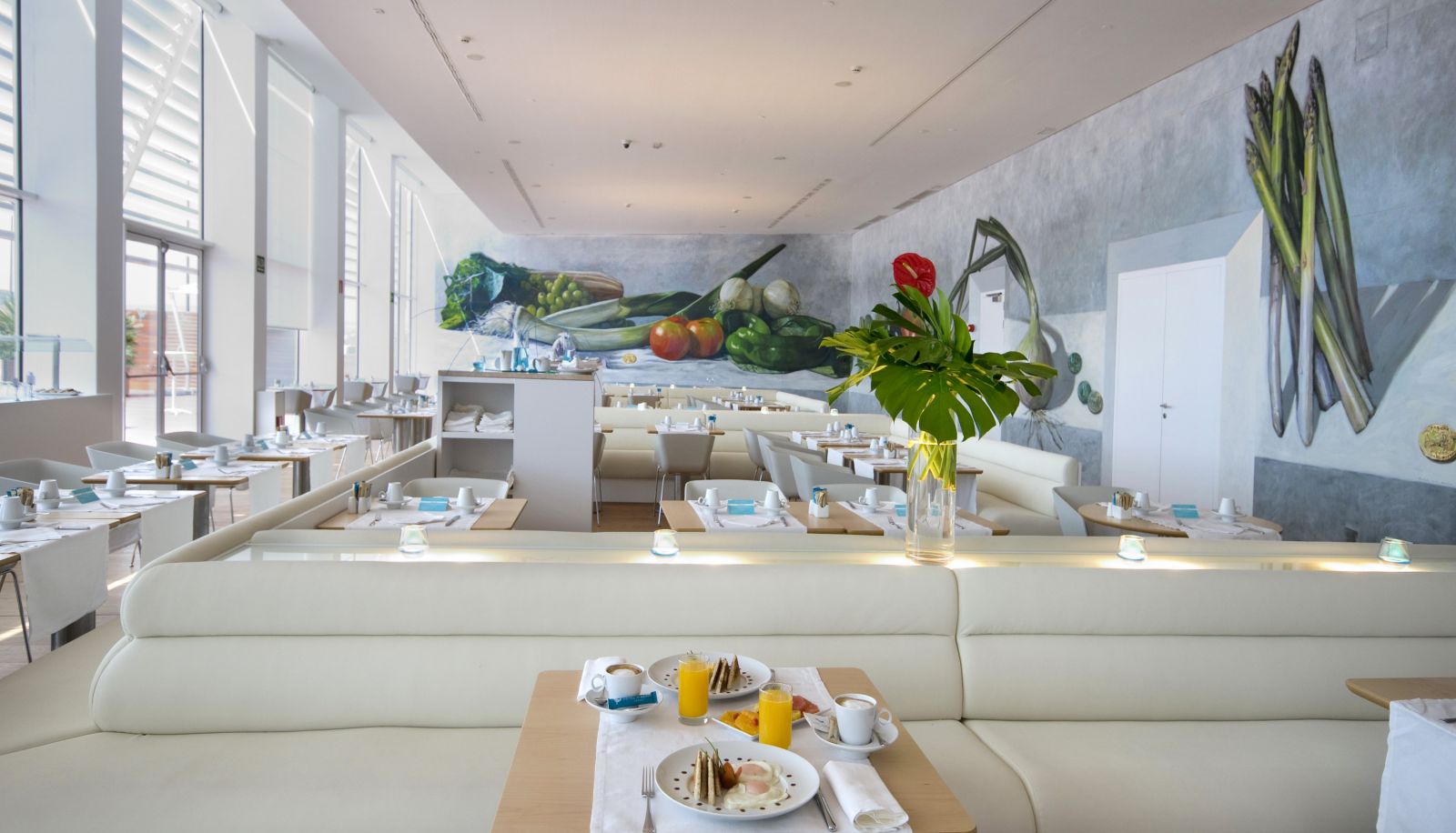 Breakfast room - Hiberus Hotel