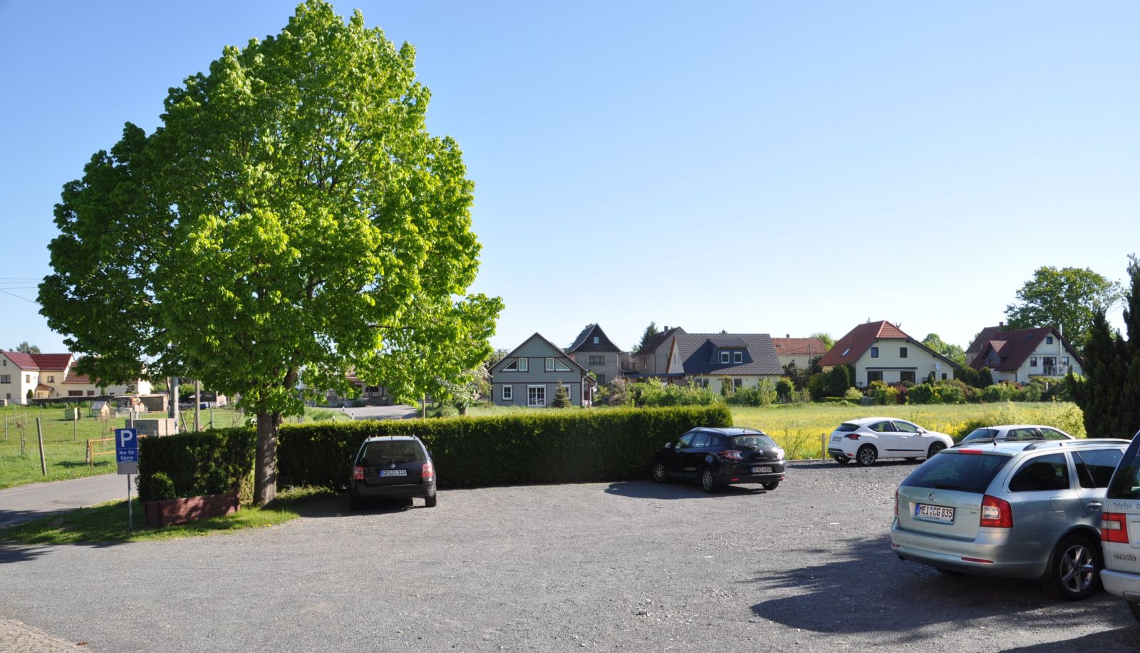Buitenruimte van het hotel - Marlis Pension