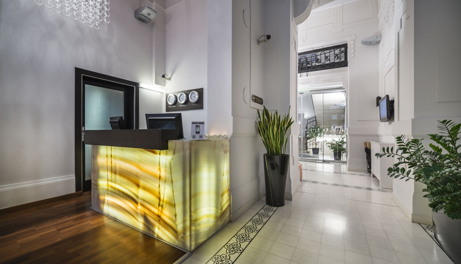 Rezeption - Opera Garden Hotel & Apartments