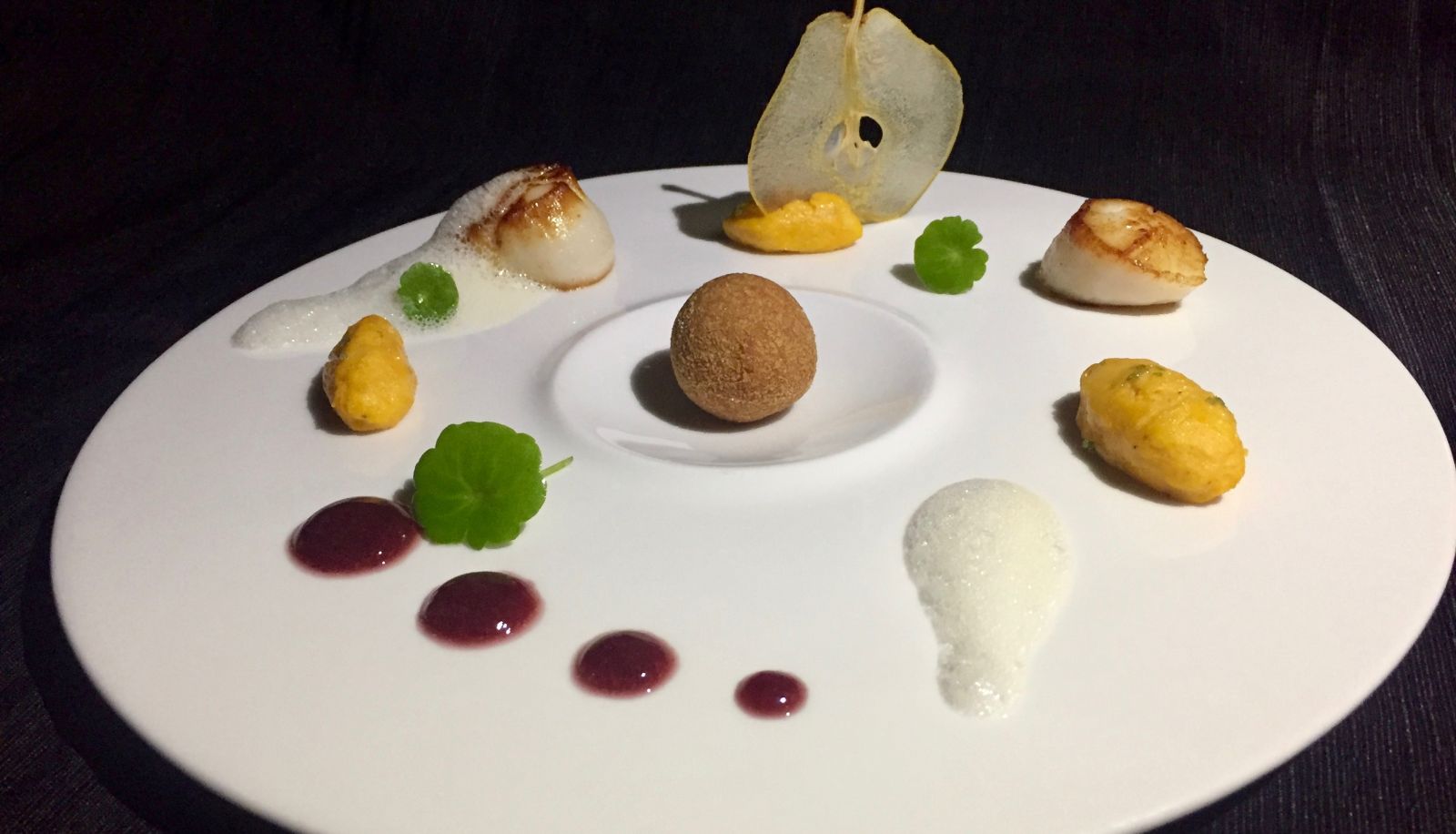 Hotel kitchen - The Originals Relais Mas des Romarins