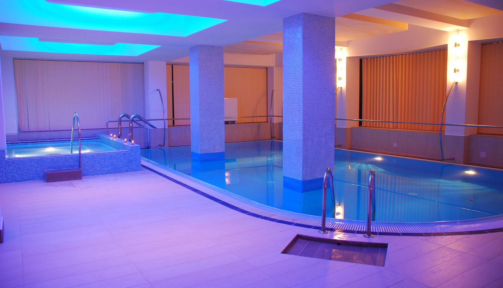 Piscine - Nevis Wellness & SPA