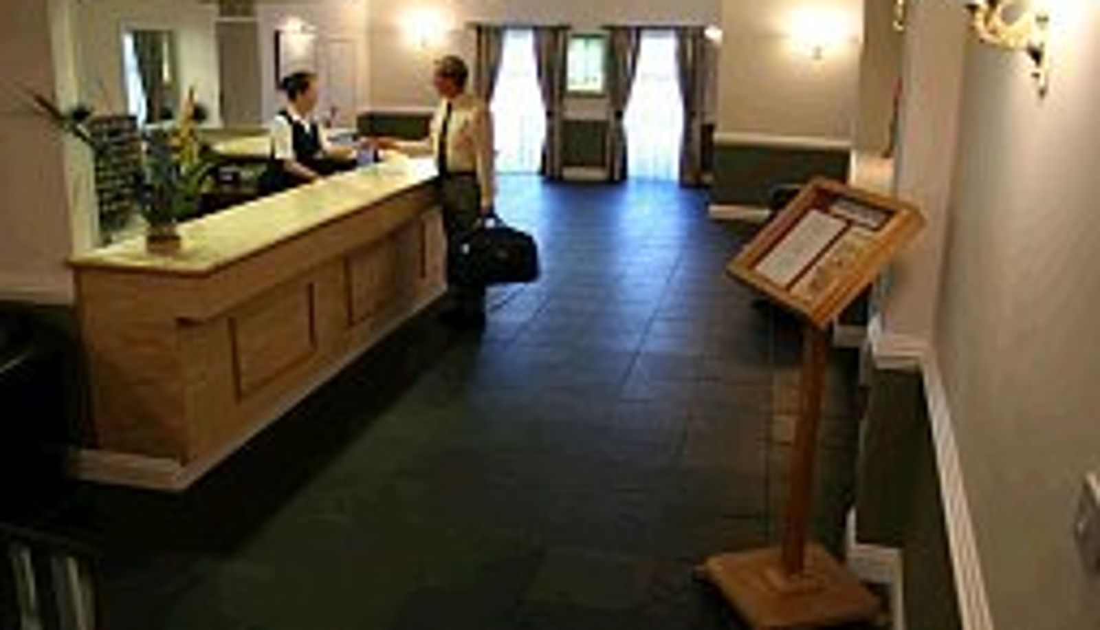 Lobby - De Normandie Channel Hotels