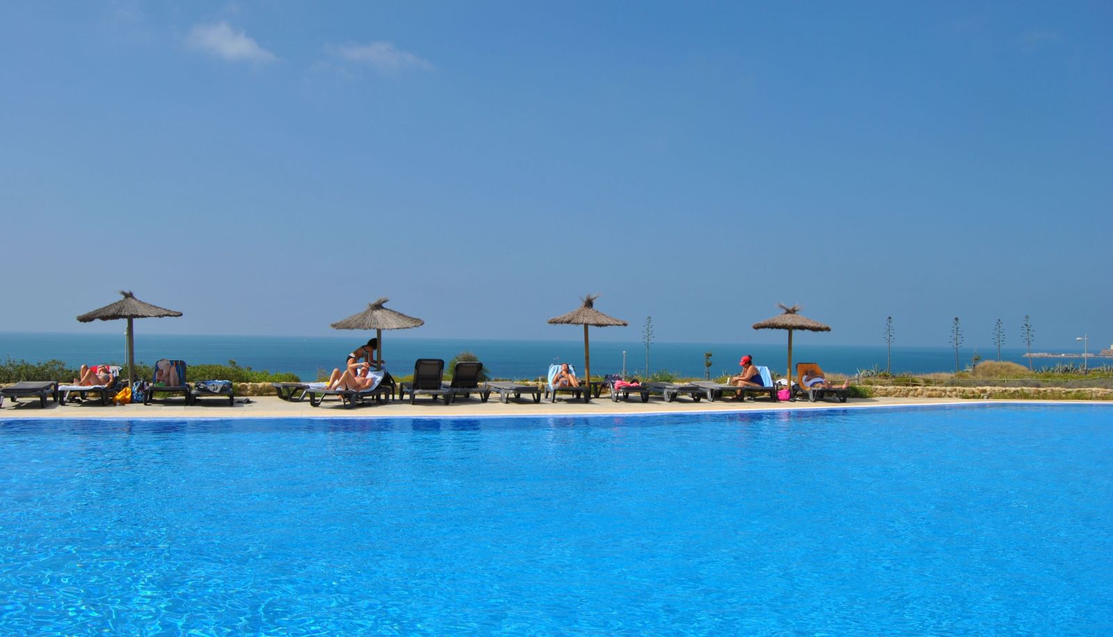 Pool - Garbi Costa Luz