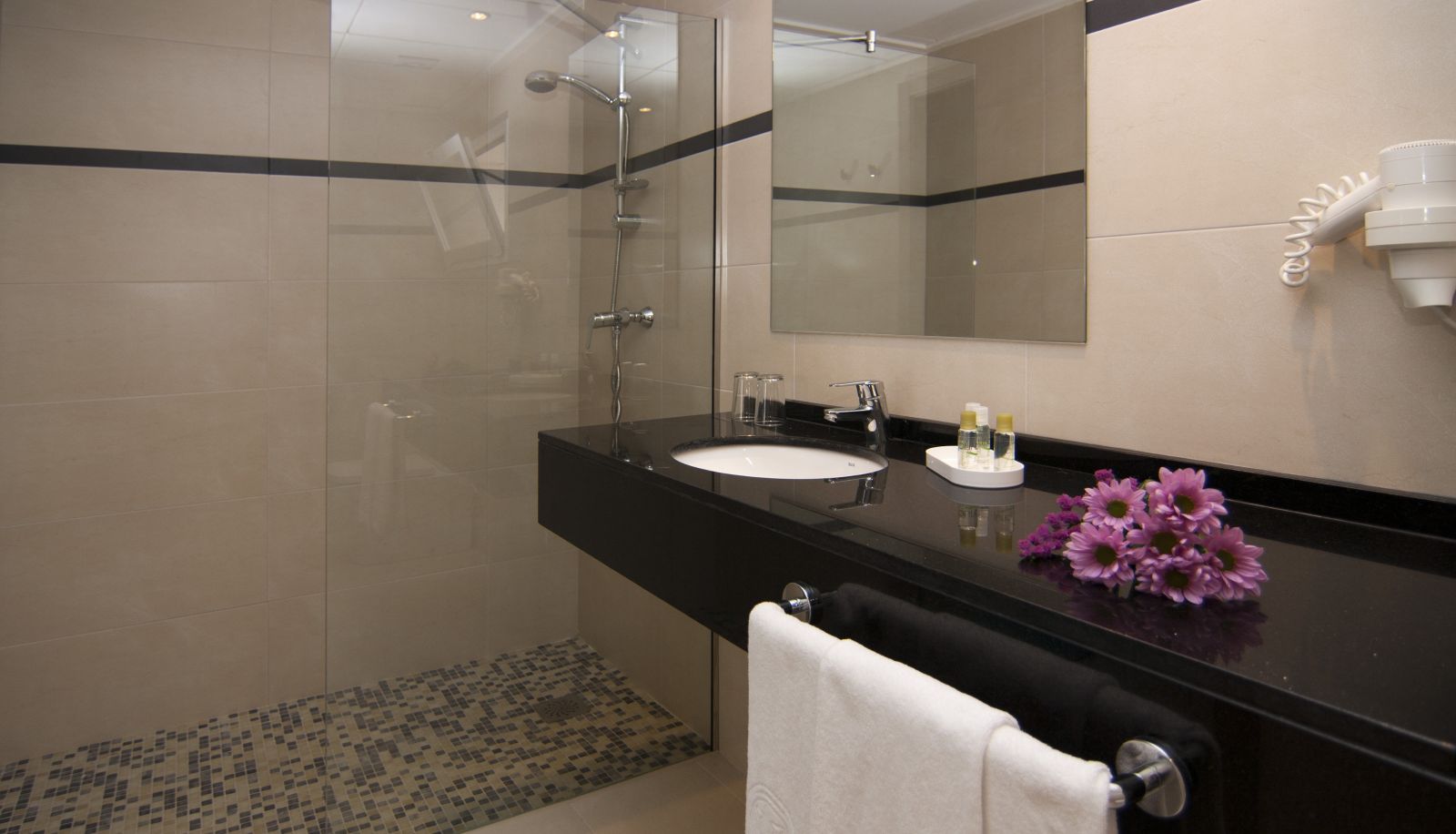 Badezimmer - Hoposa Montelin Apartamentos