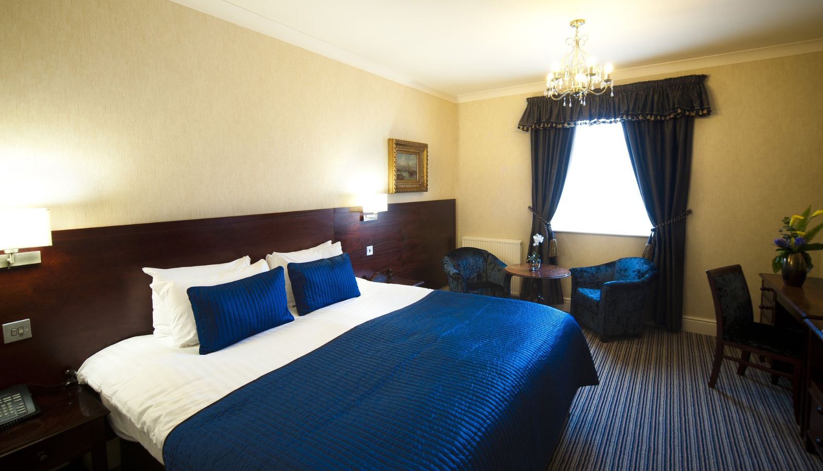 Zimmer - The Queen at Chester Hotel - Handwritten Collection