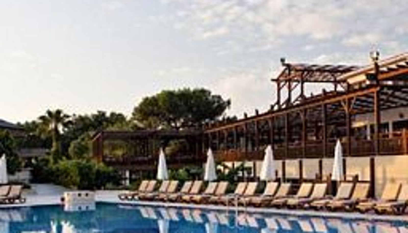 Piscina - Crystal Flora Beach Resort