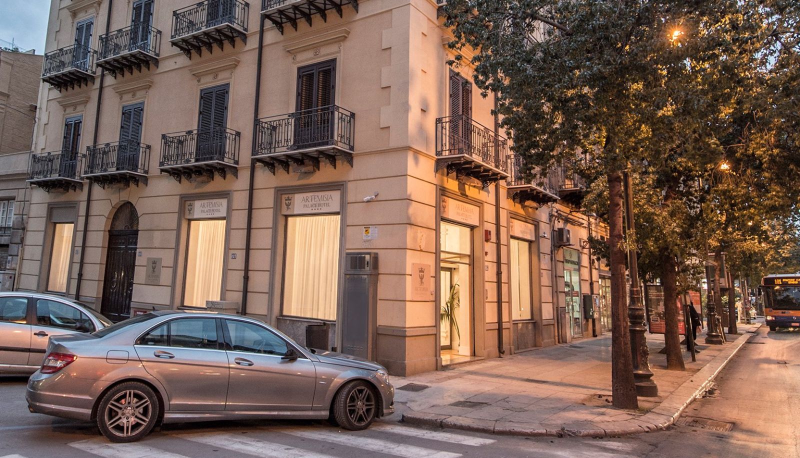 Artemisia Palace - 4-star hotel in Palermo, image size:1600x916
