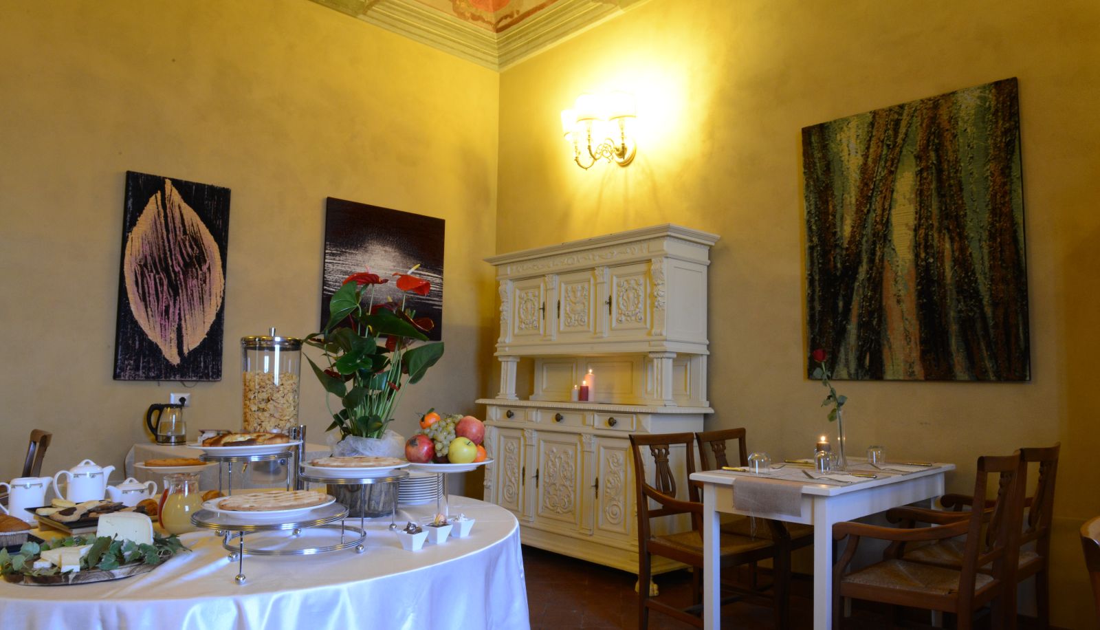 Sala śniadaniowa w restauracji - Palazzo Paleologi Residenza d'Epoca