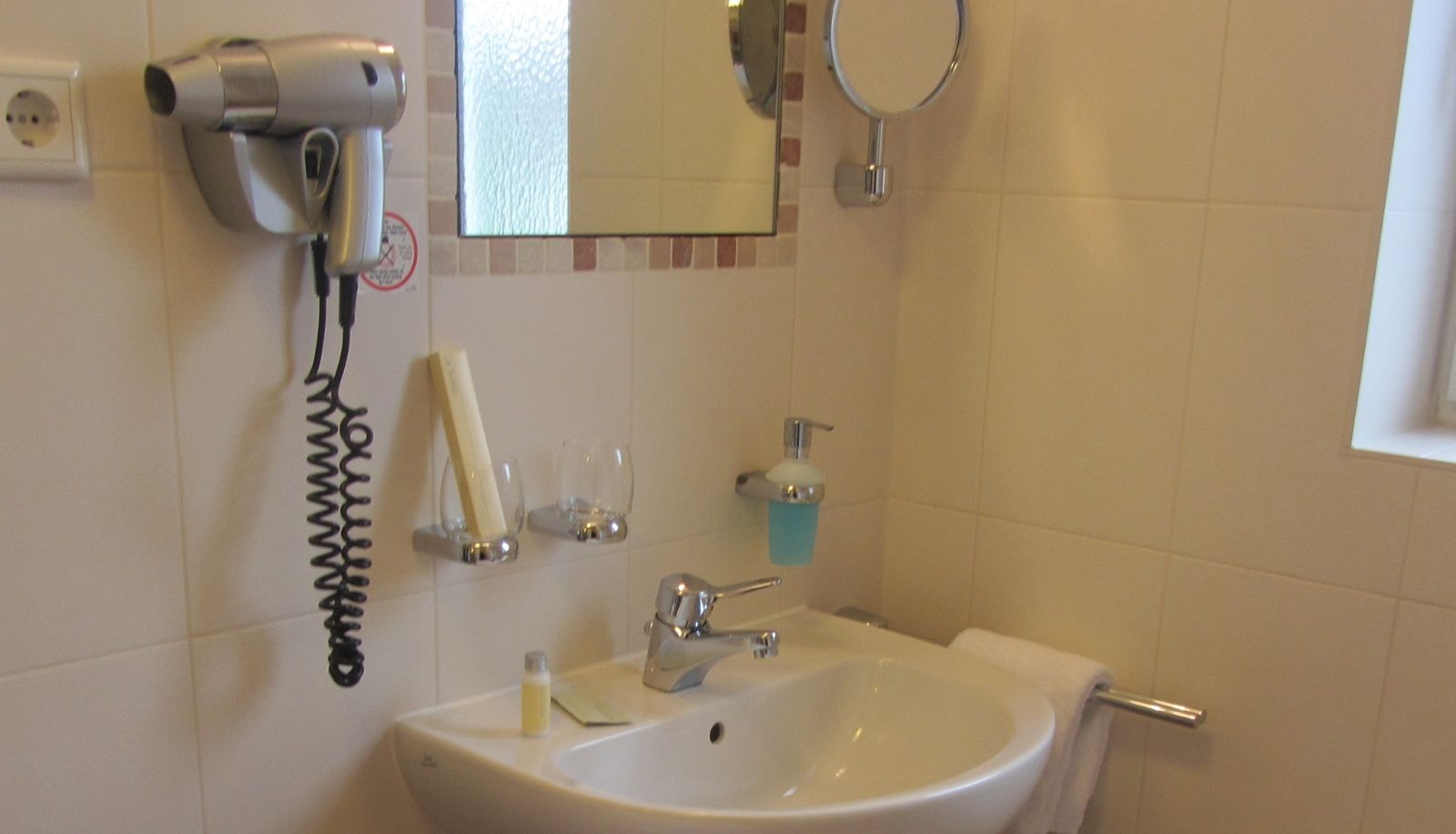 Badezimmer - Hotel Angermeier Garni