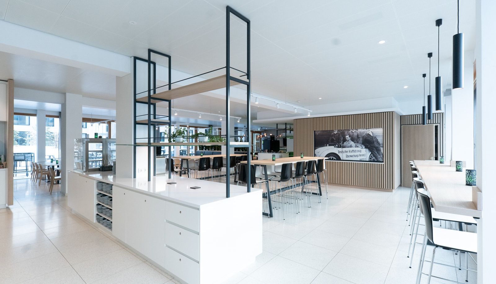 Ontbijtzaal in het restaurant - DEKRA Congresshotel Wart