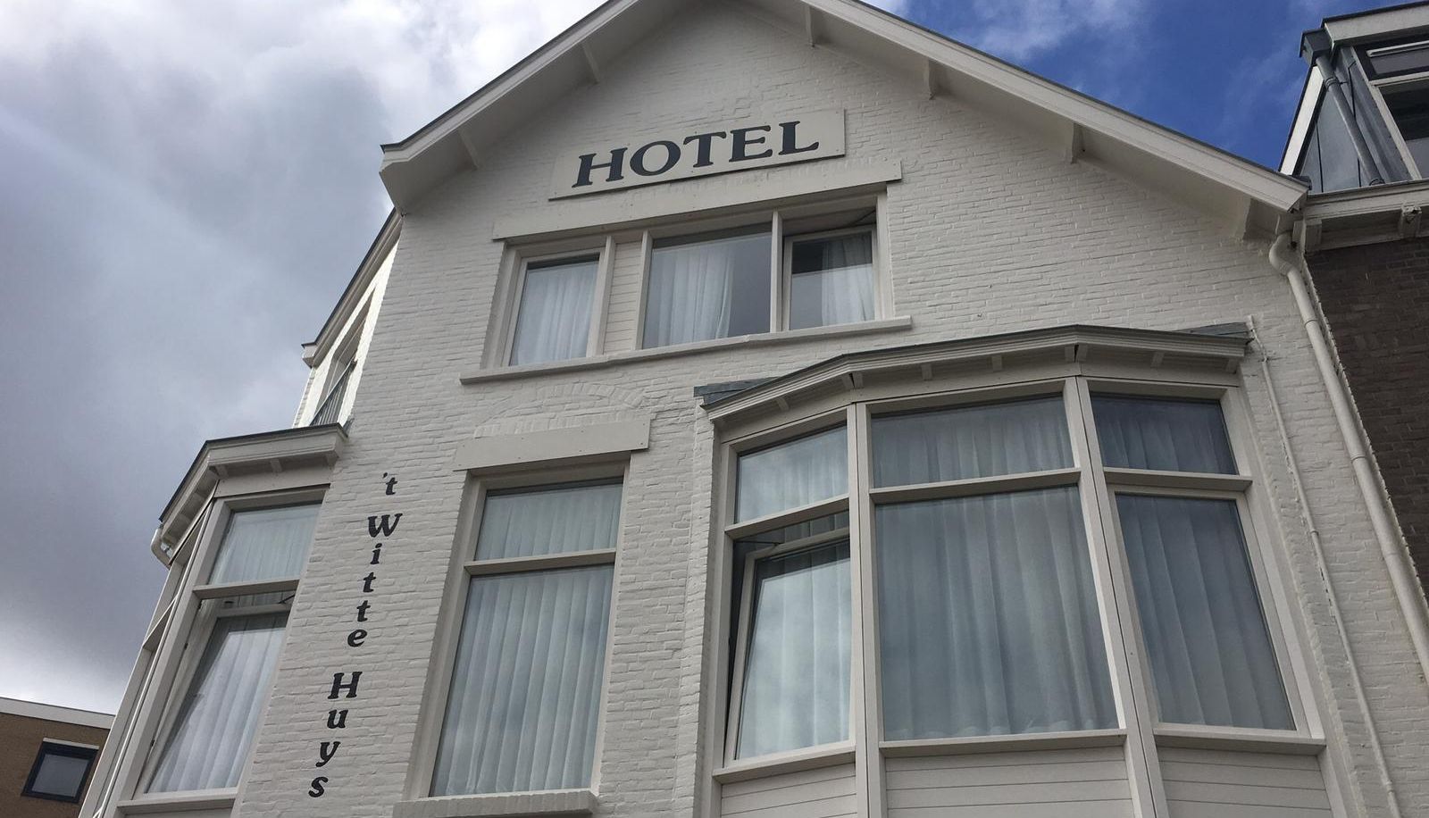 Buitenruimte van het hotel - 't Witte Huys