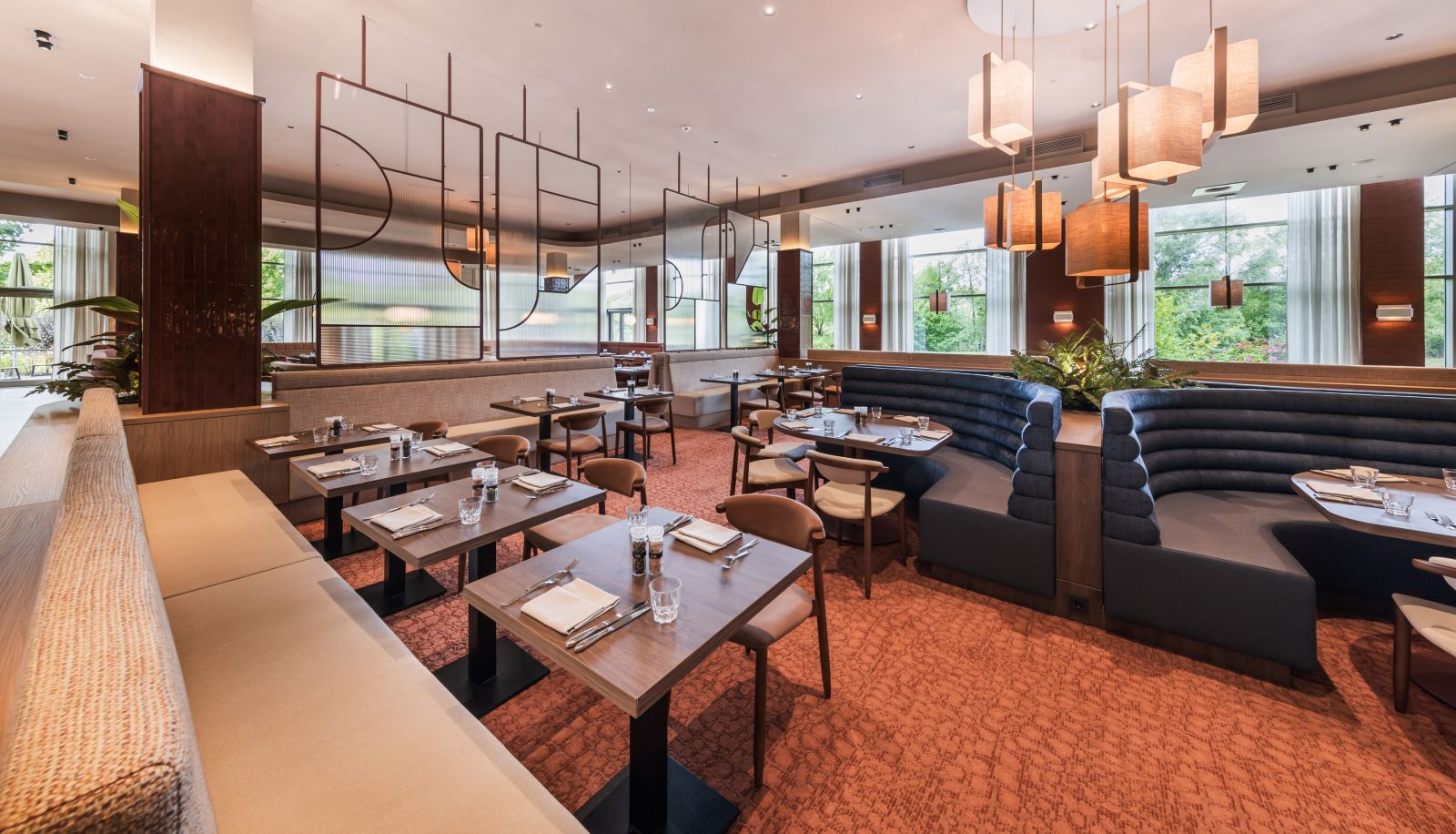 Sala de desayunos dentro del restaurante - Van der Valk Hotel Düsseldorf