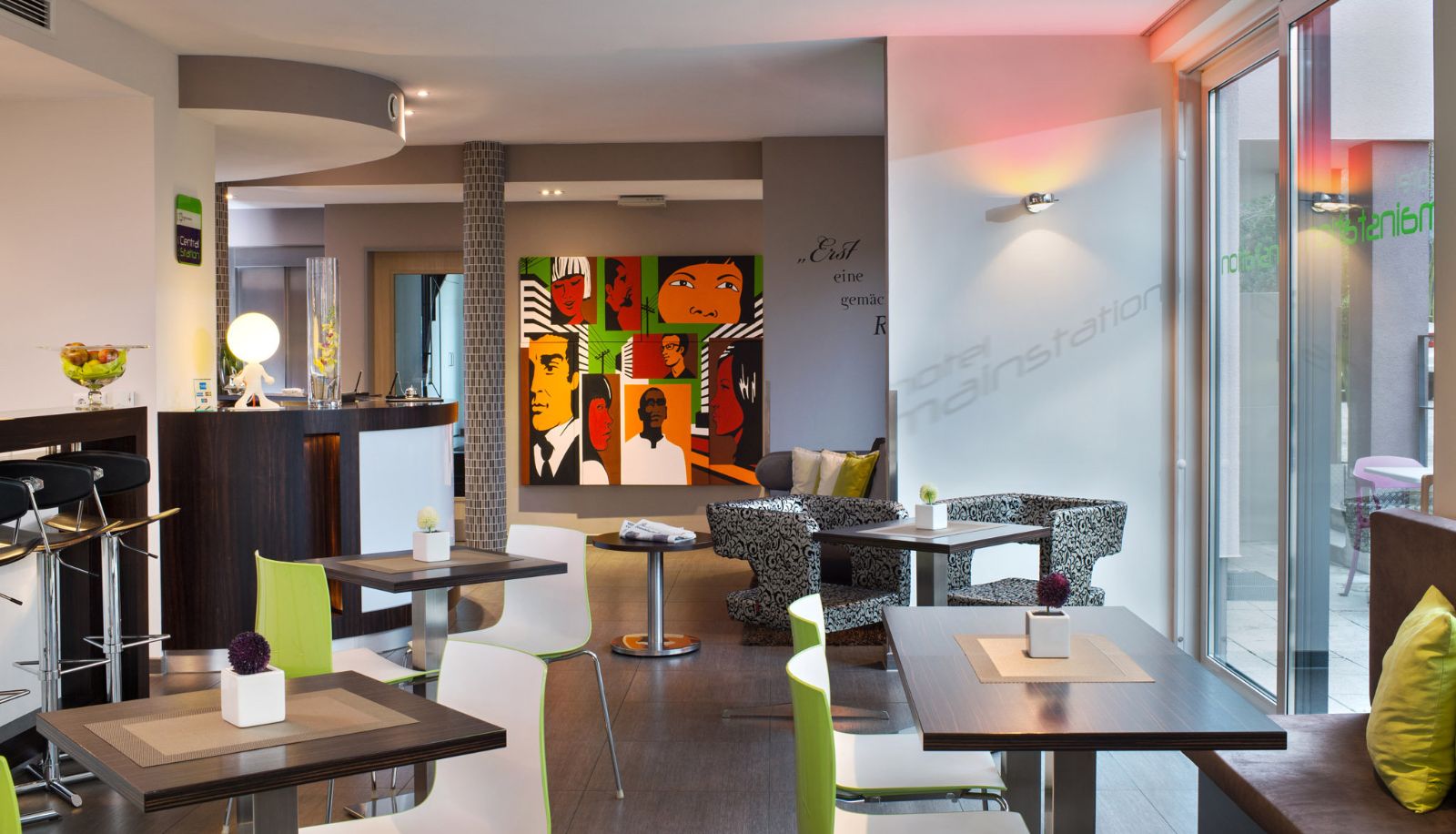 Breakfast room within the restaurant - Mainstation