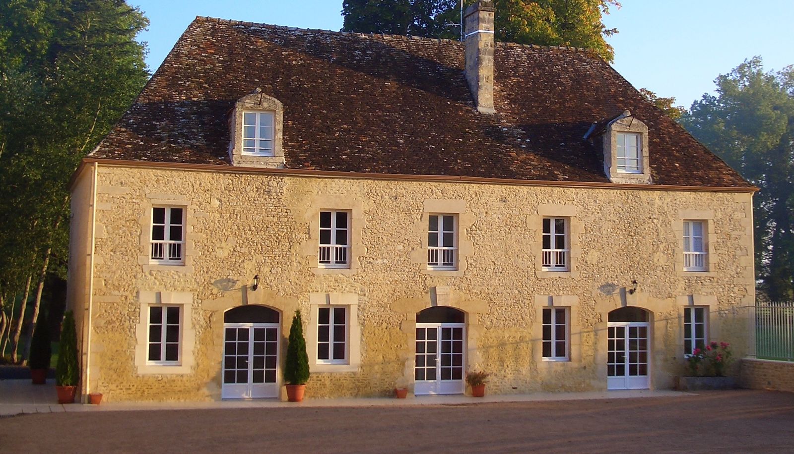 Hotel Außenbreich - Domaine de la Tour