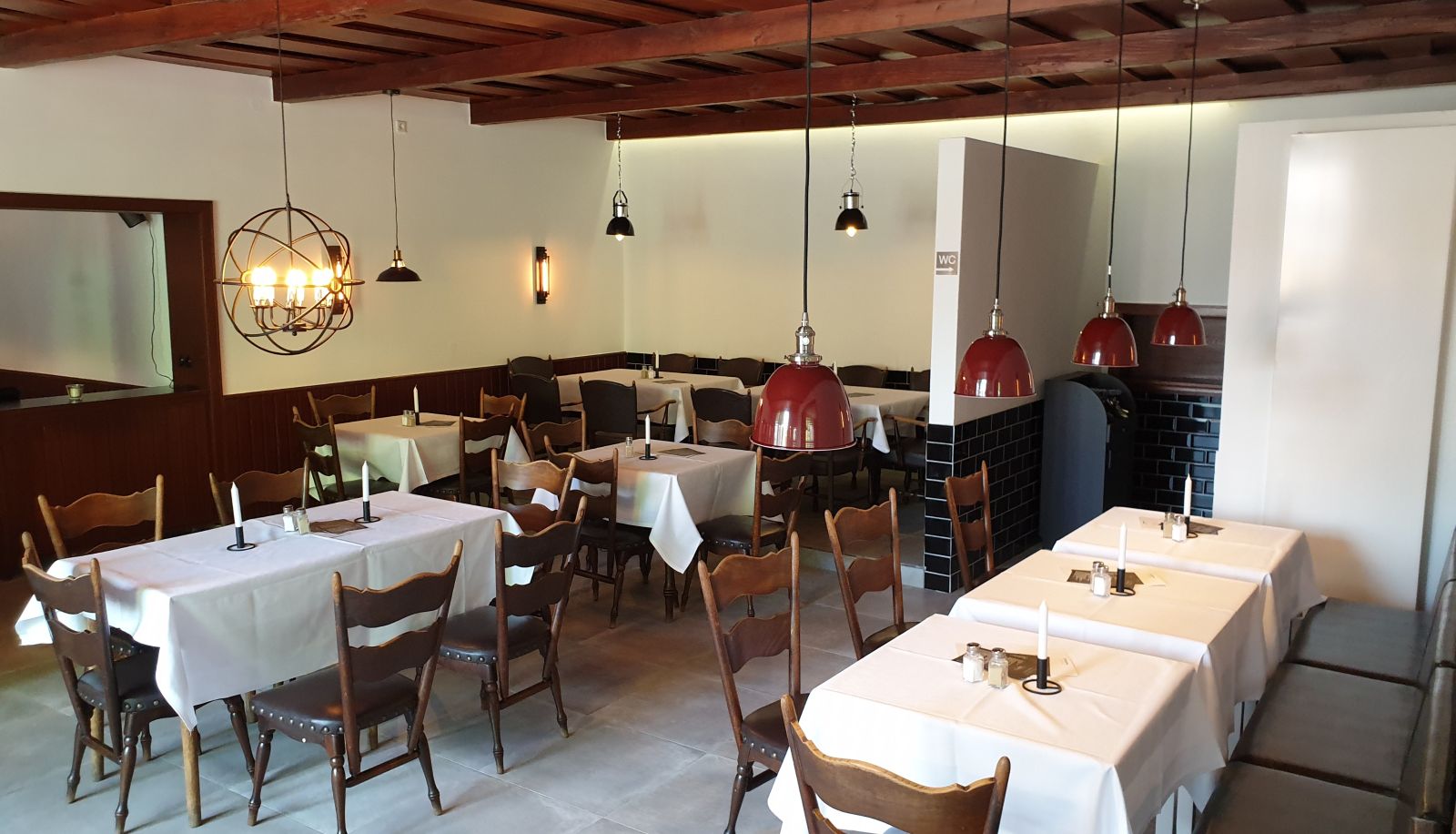 Sala śniadaniowa w restauracji - El-Capitan