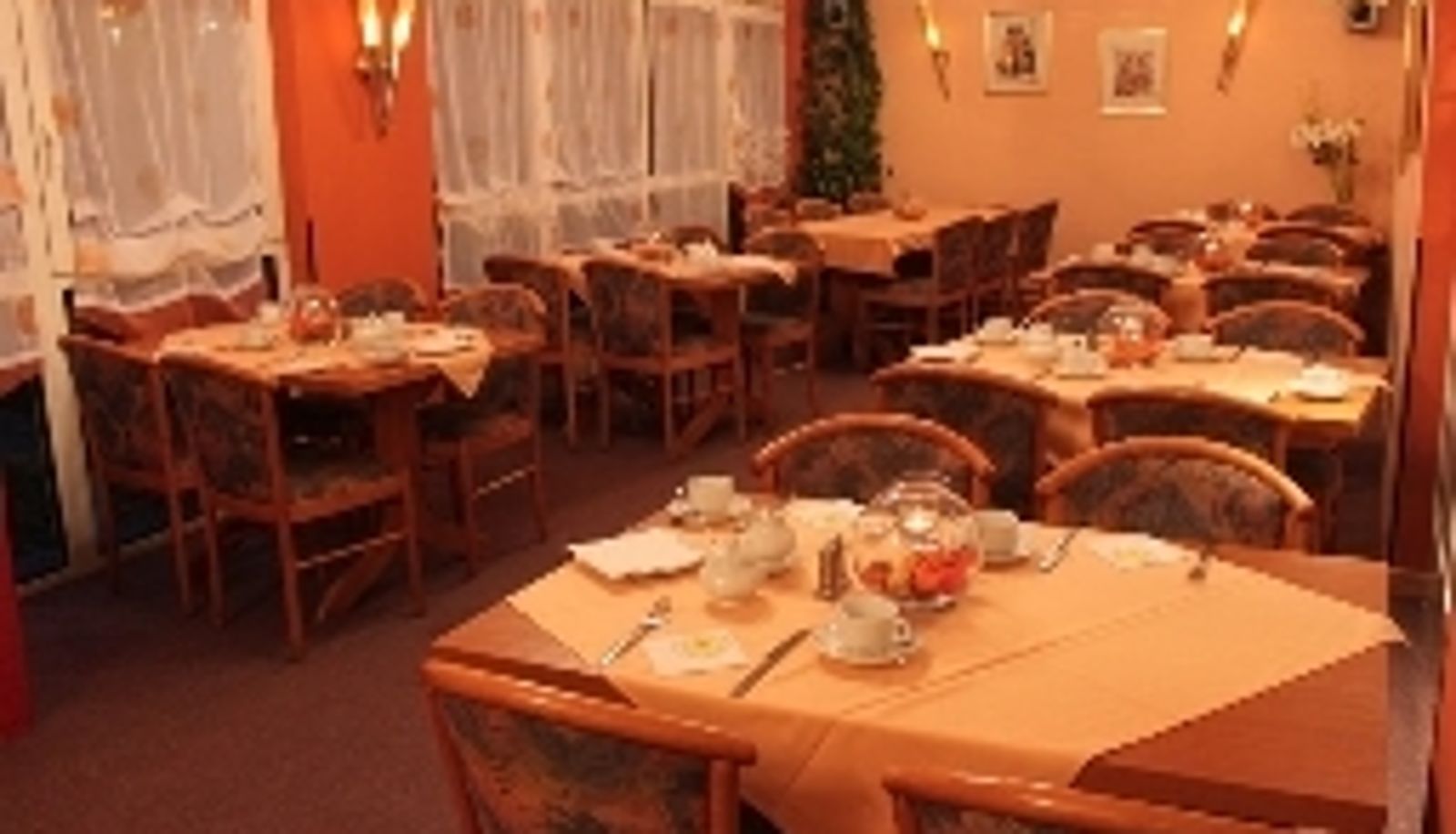Sala de desayunos dentro del restaurante - Römerstein