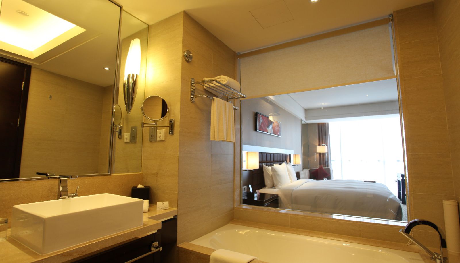 Cuarto de baño - The Qube Hotel Shanghai Pudong