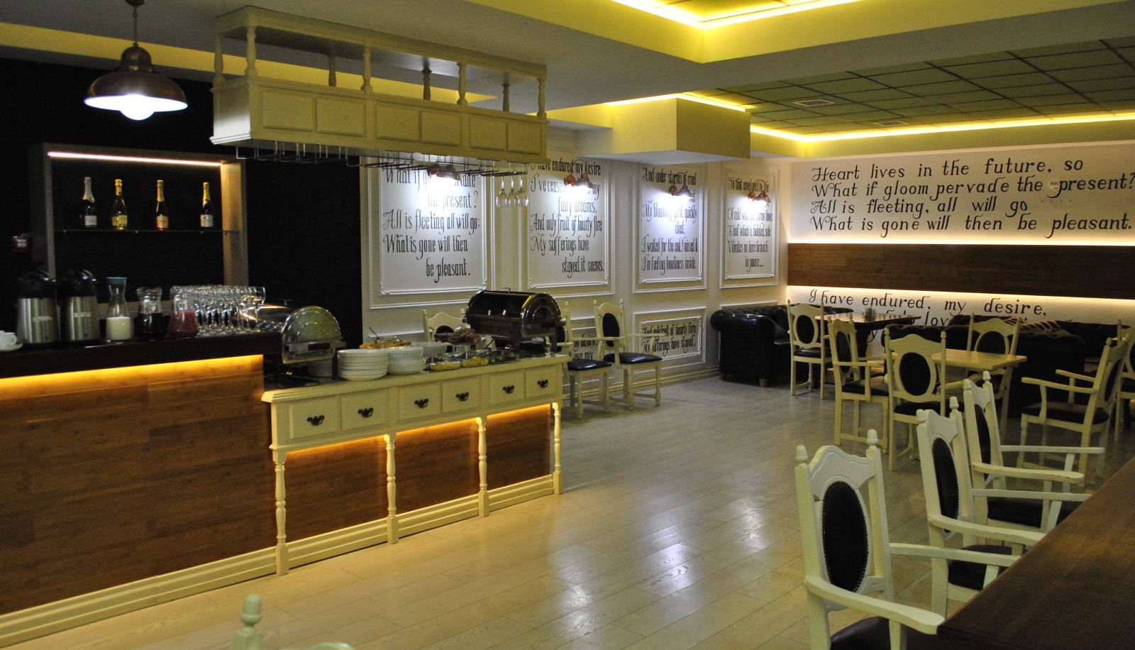 Salle de petit-déjeuner - Lido-Lux