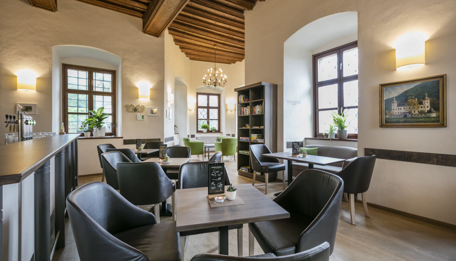 Bar - JUFA Hotel Schloss Röthelstein