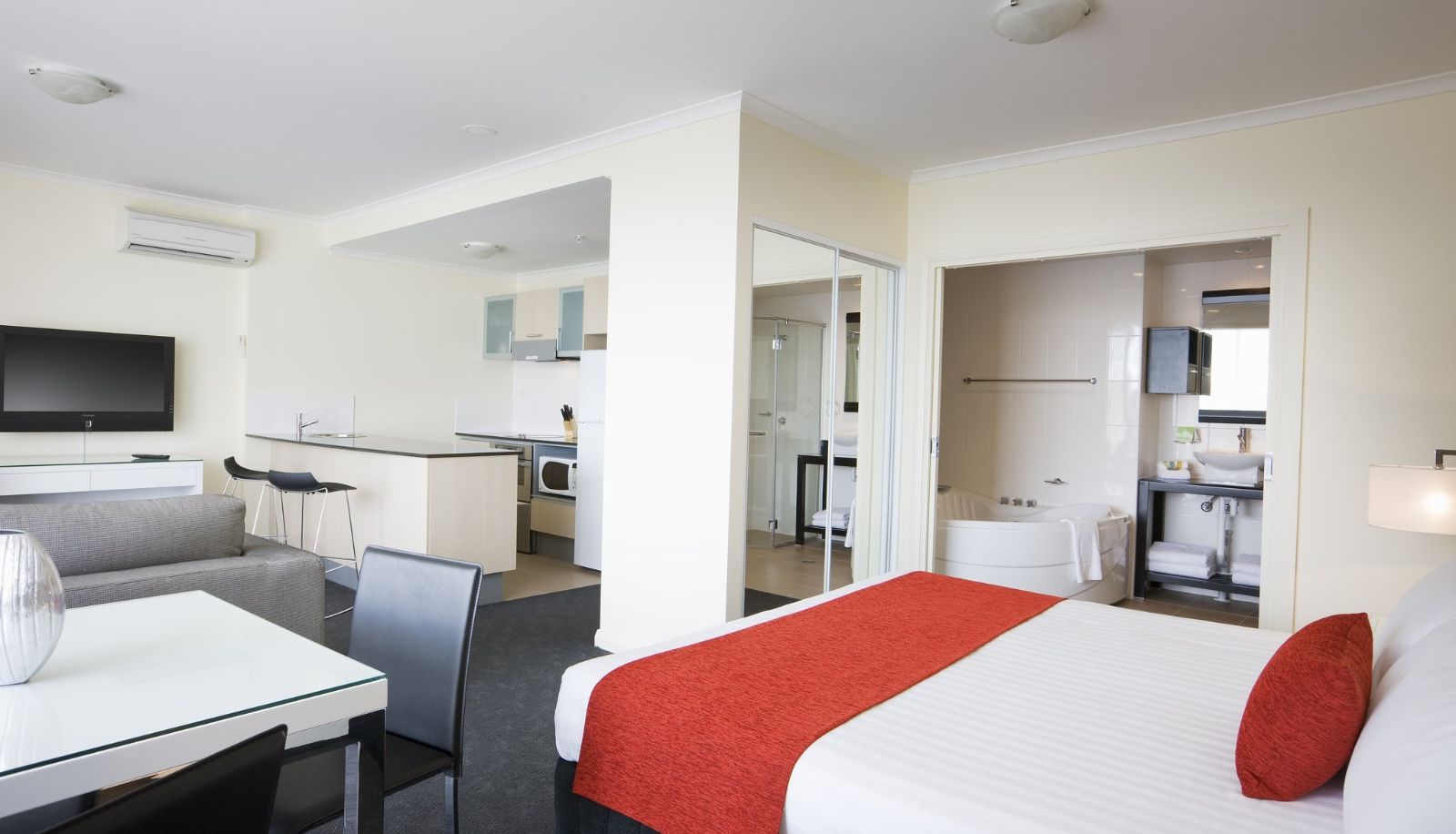 Room - RYDGES MOUNT PANORAMA BATHURST