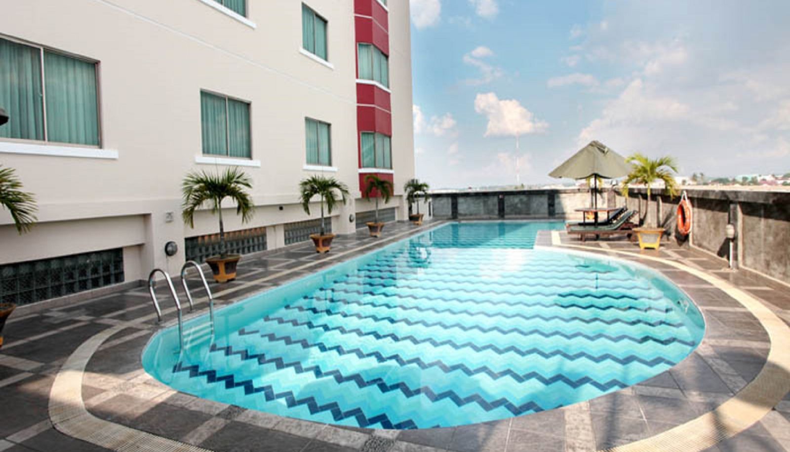 Piscina - Grand Zuri Hotel Pekanbaru