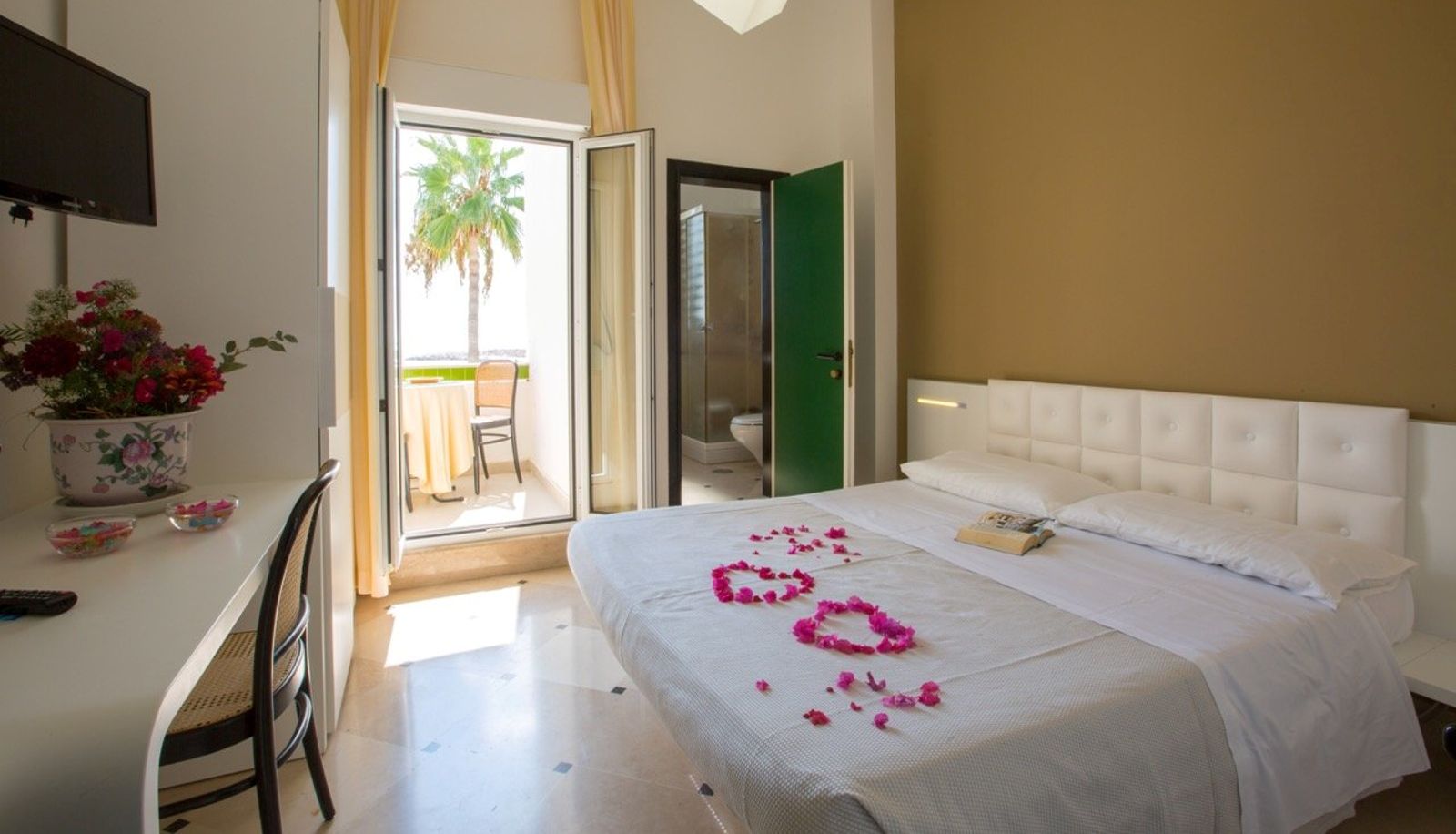Zimmer mit Meerblick - Hyencos Hotel Calos