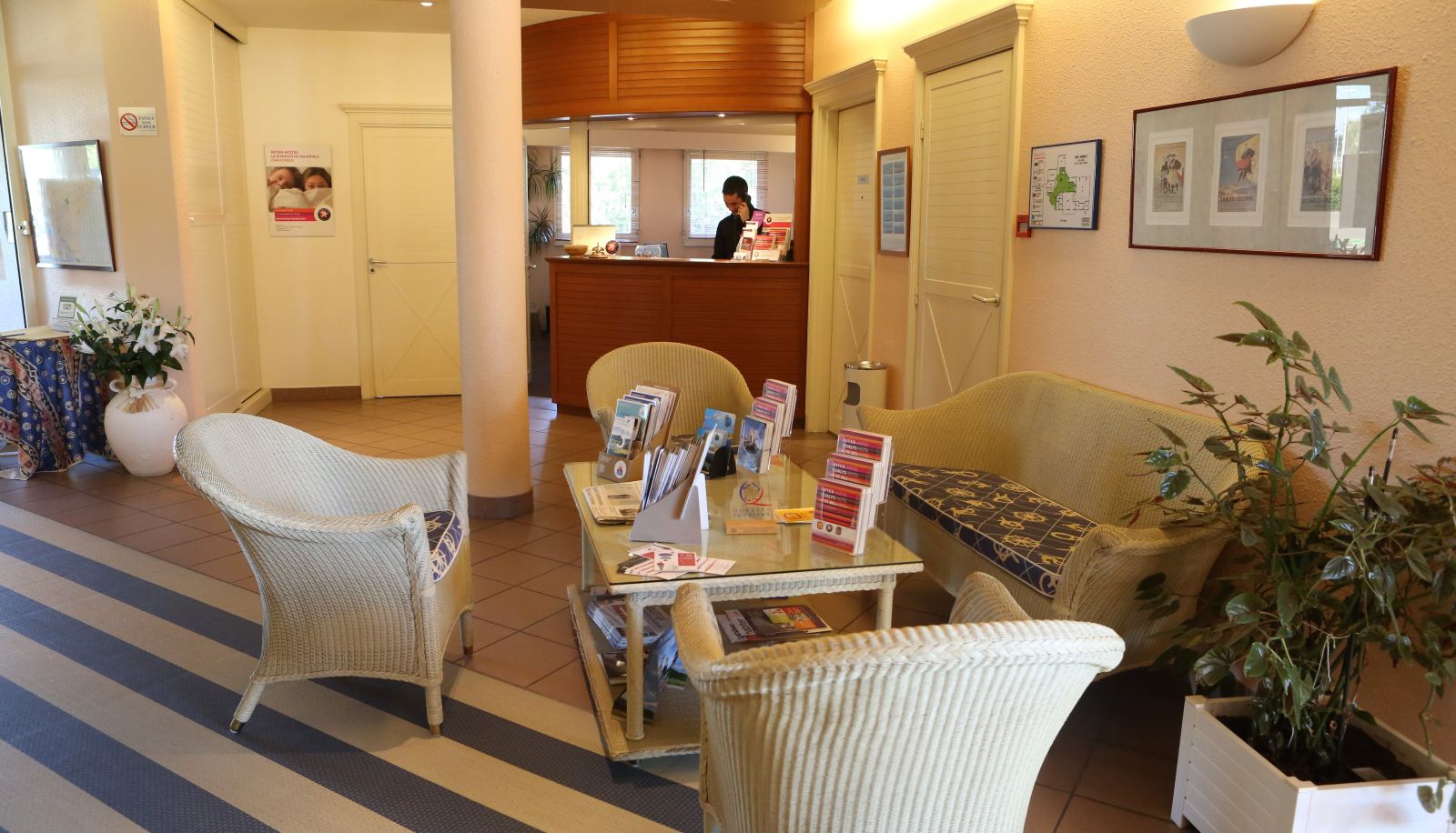 Rezeption - Les Sables-d'Olonne  Hôtel Admiral's The Originals Boutique