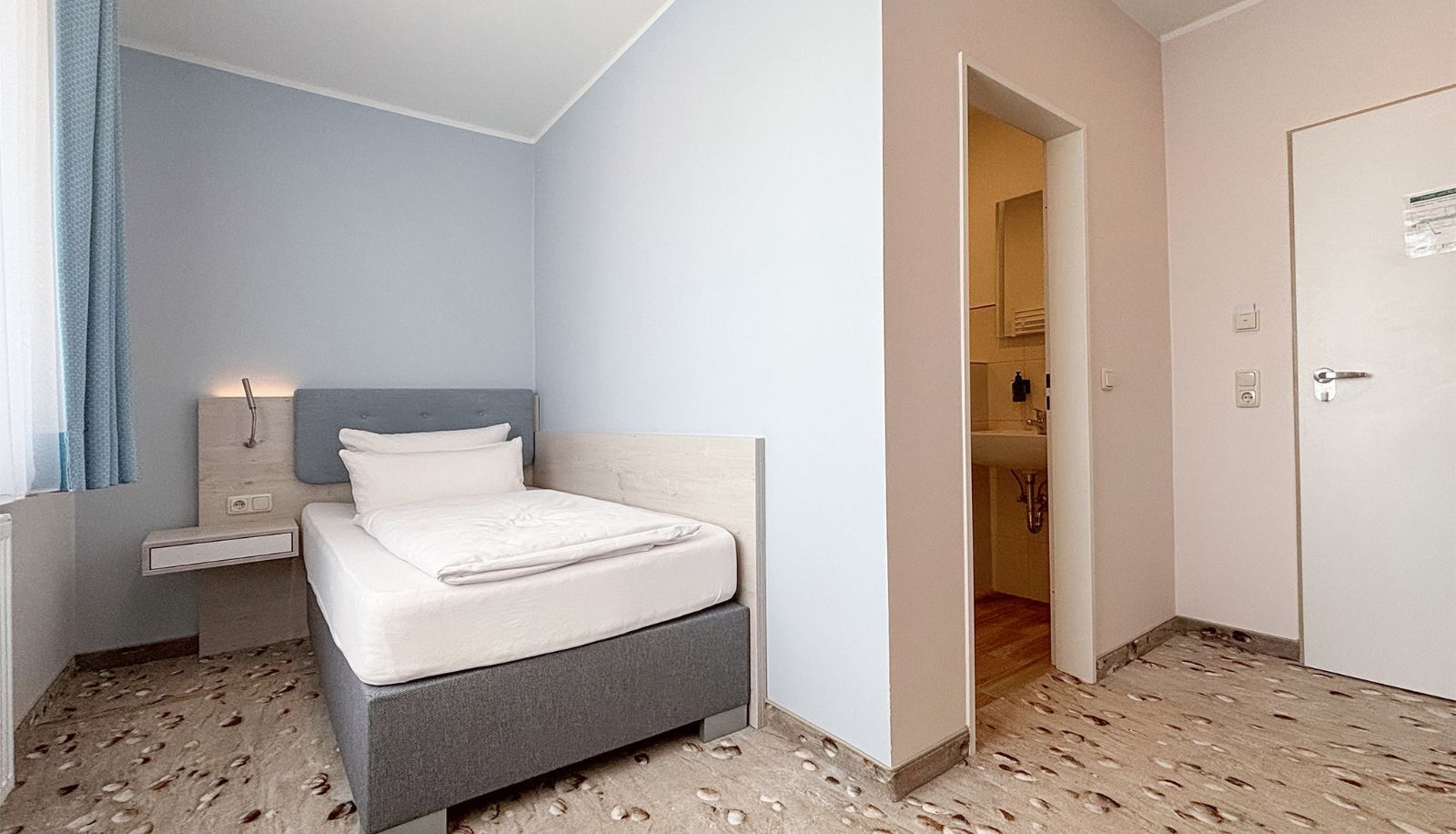 Standard room (single) - DORMERO Hotel Wilhelmshaven