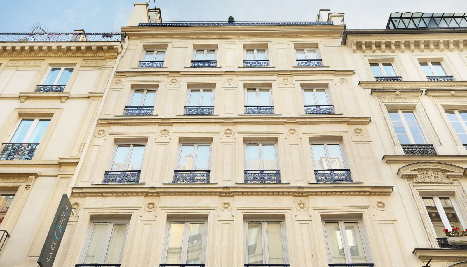 Zewnętrzna część hotelu - MAISON AXEL OPERA