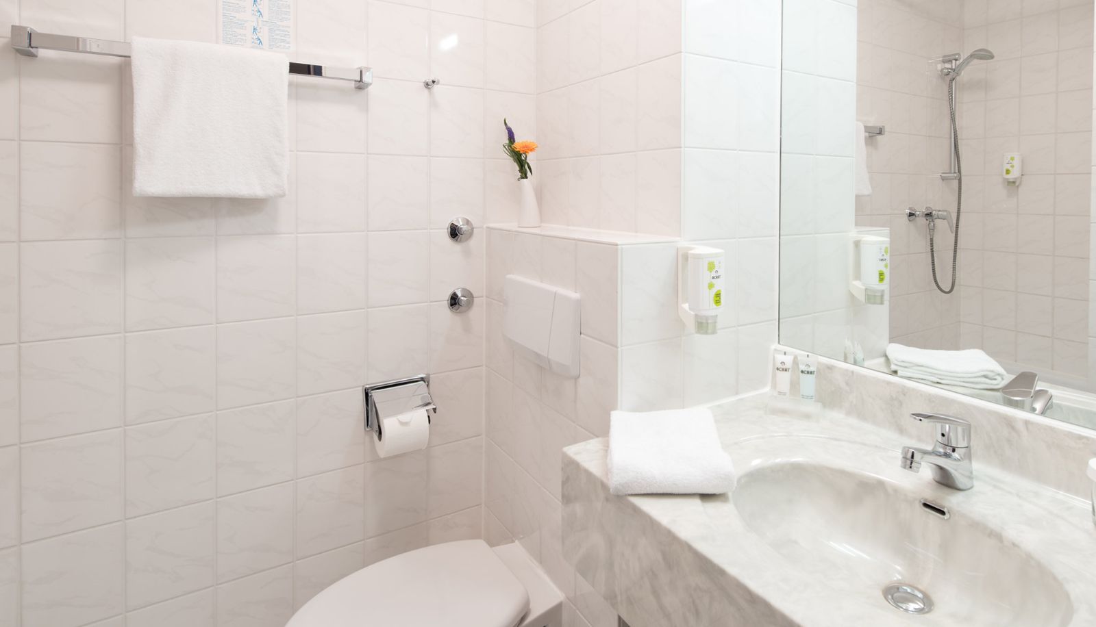 Bathroom - ACHAT Hotel Leipzig Messe