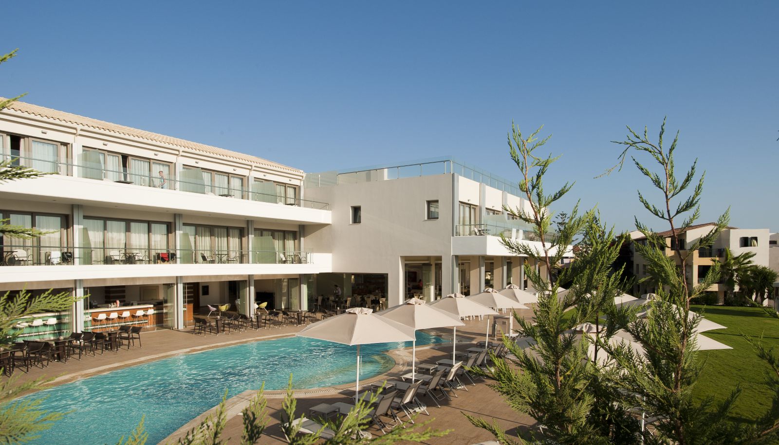 Piscina - CASTELLO BOUTIQUE RESORT SPA